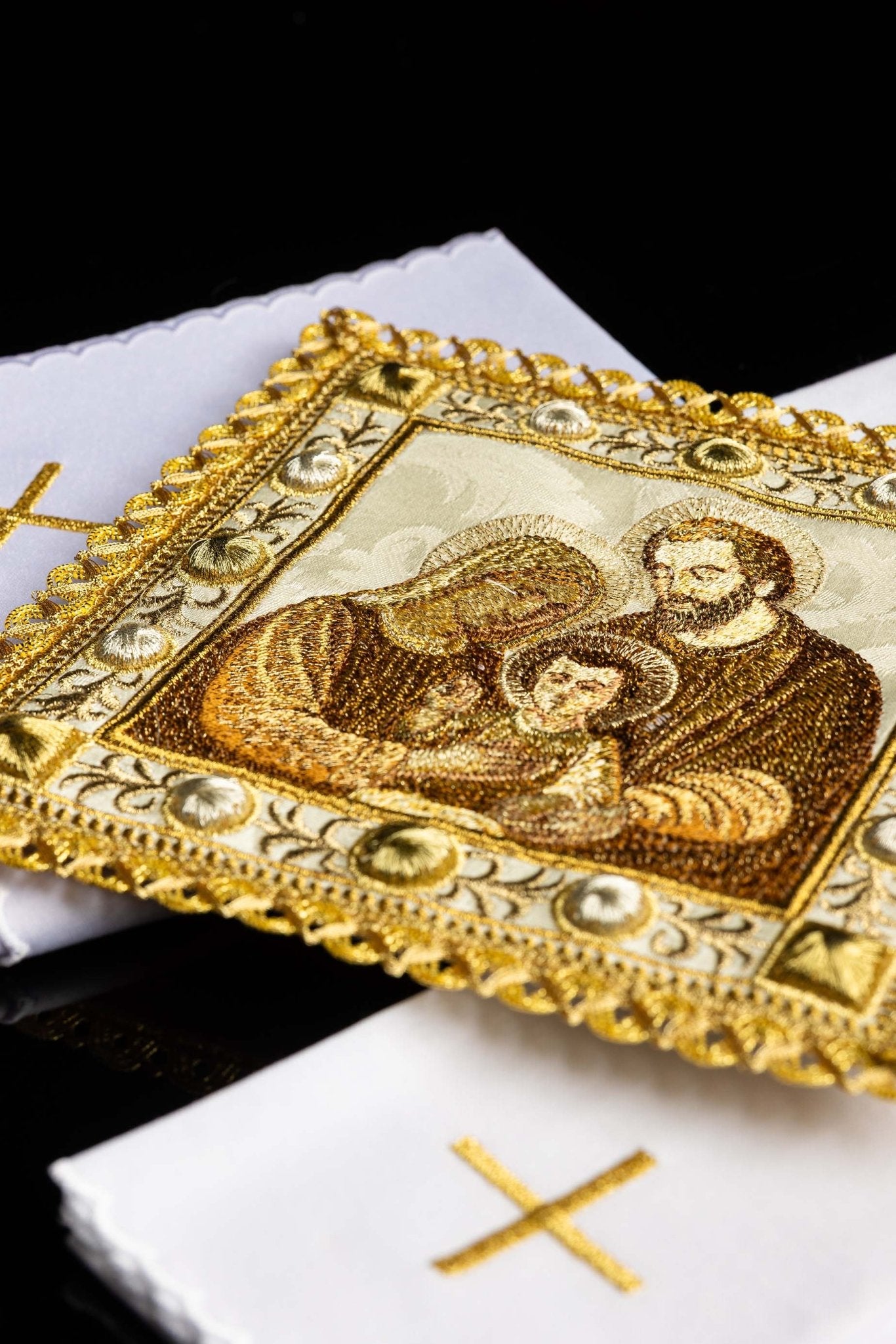 Servicio de altar de Navidad con la imagen de la Sagrada Familia S-5575 - CASULLAS.ES