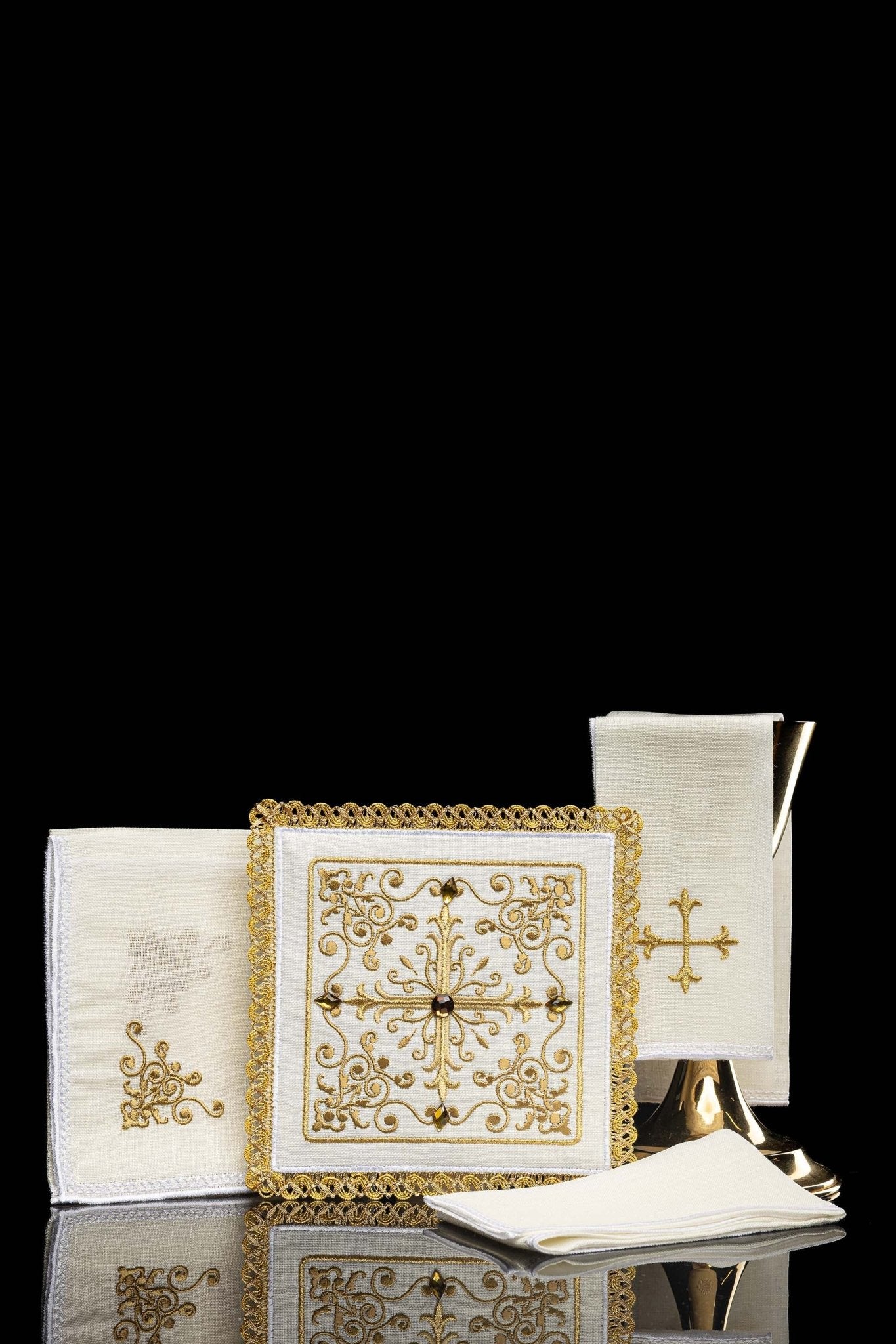Servicio de altar lino con bordado en cruz S-5013 - CASULLAS.ES