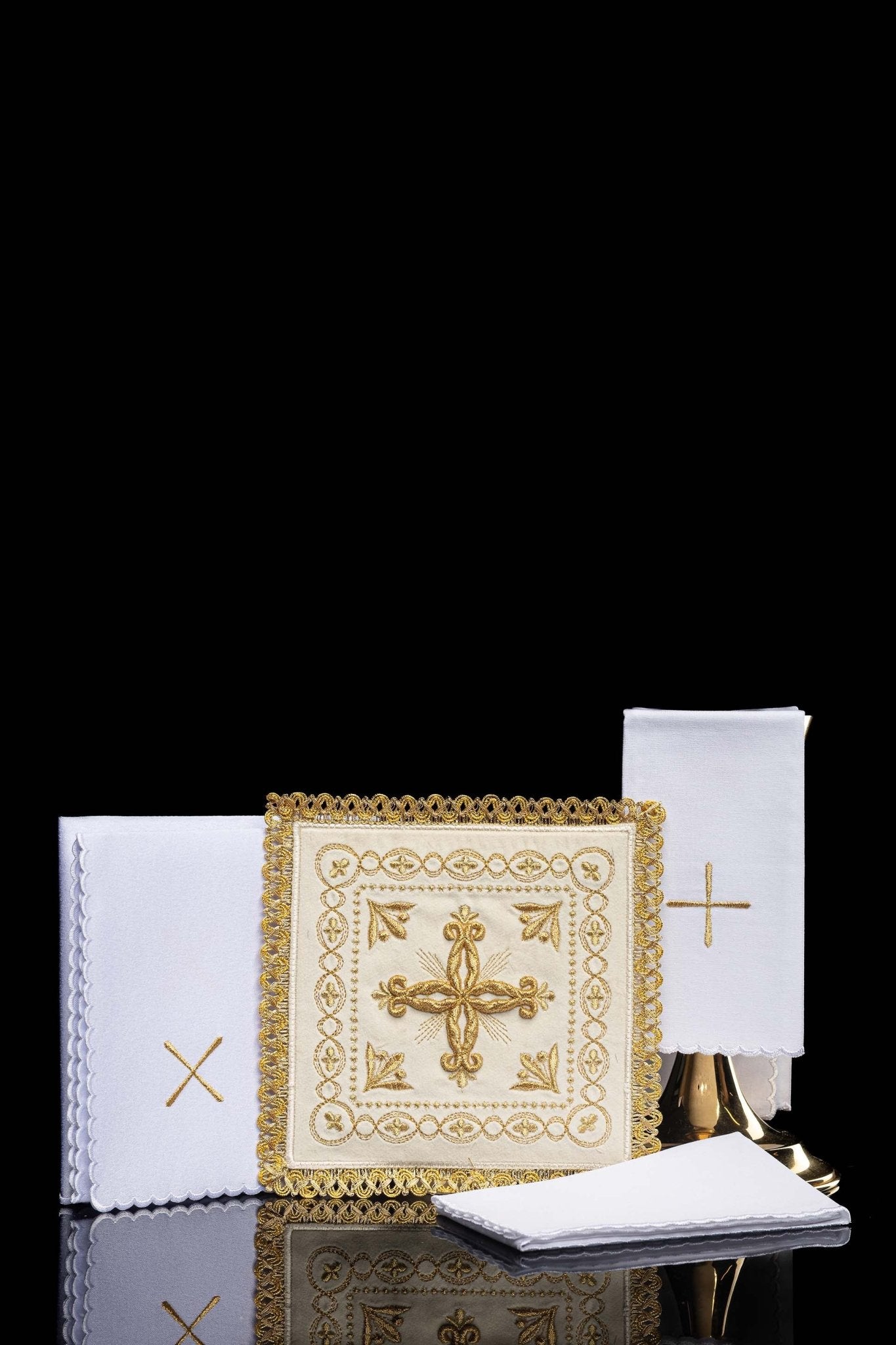 Servicio de altar terciopelo bordado rojo KK/5006/C2 - CASULLAS.ES