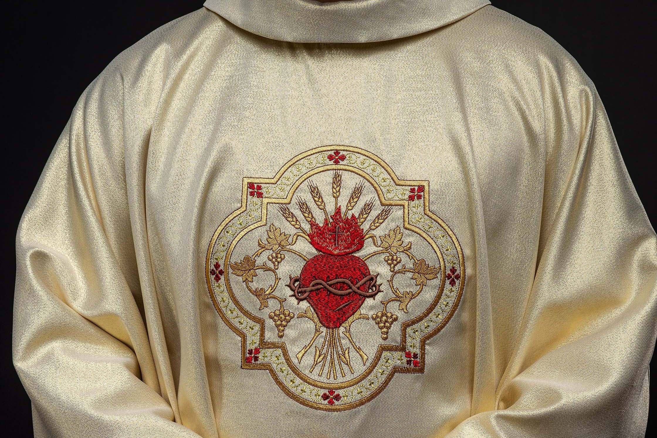 ¿Cuándo se celebra la Solemnidad del Sagrado Corazón de Jesús? - CASULLAS.ES
