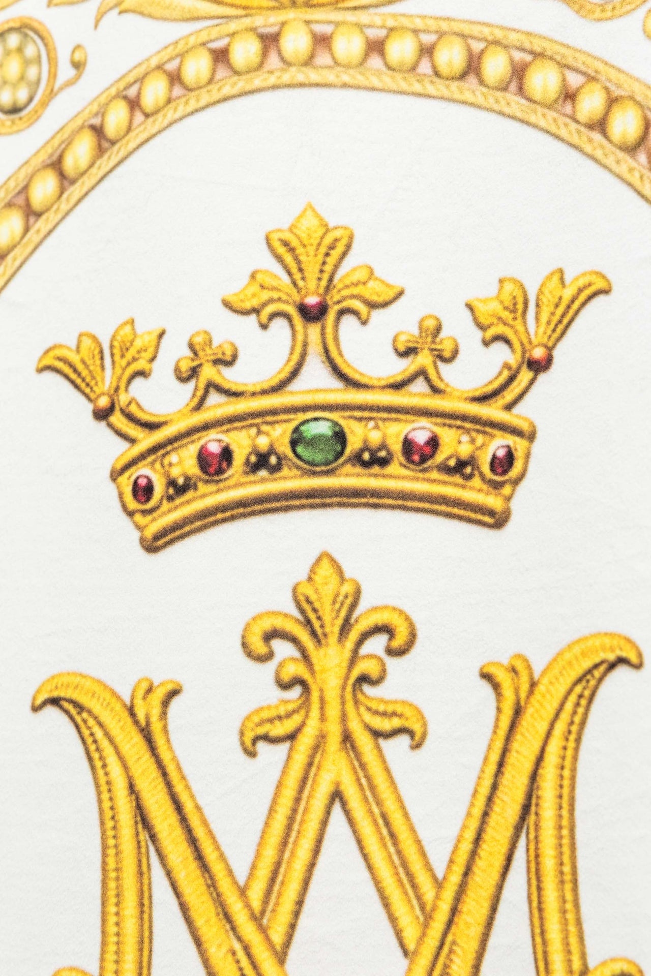 Estandarte litúrgico impreso por ambas caras con Nuestra Señora de la Asunción y monograma mariano