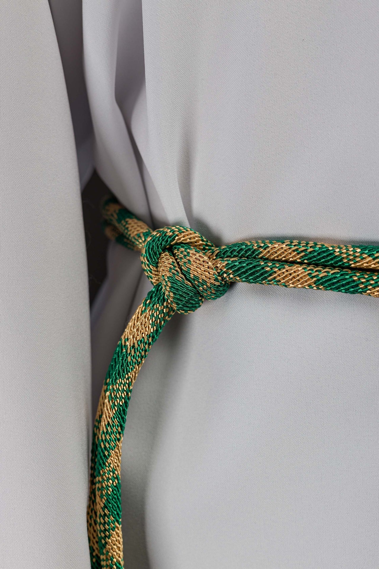 Cíngulo litúrgico verde y dorado premium