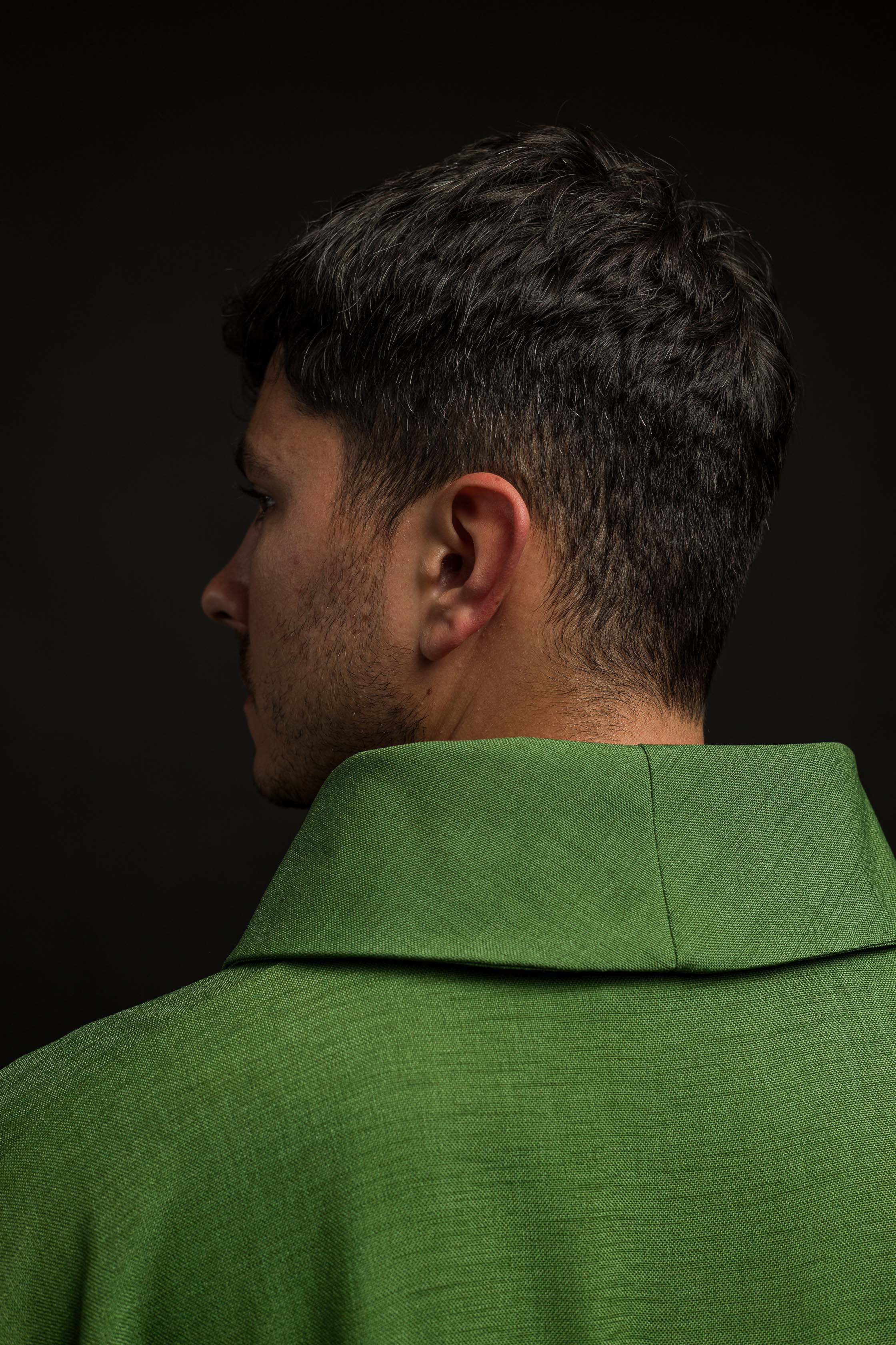 Casula verde com cruzes bordadas