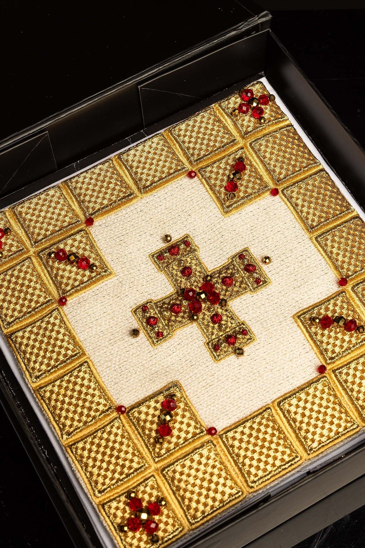 Juego de lencería para cáliz elaborado artesanalmente con piedras naturales Handmade 5011