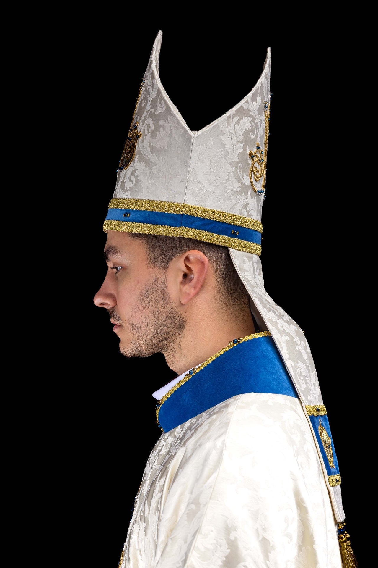 Mitra mariana hecha a mano con piedras naturales Handmade 9006