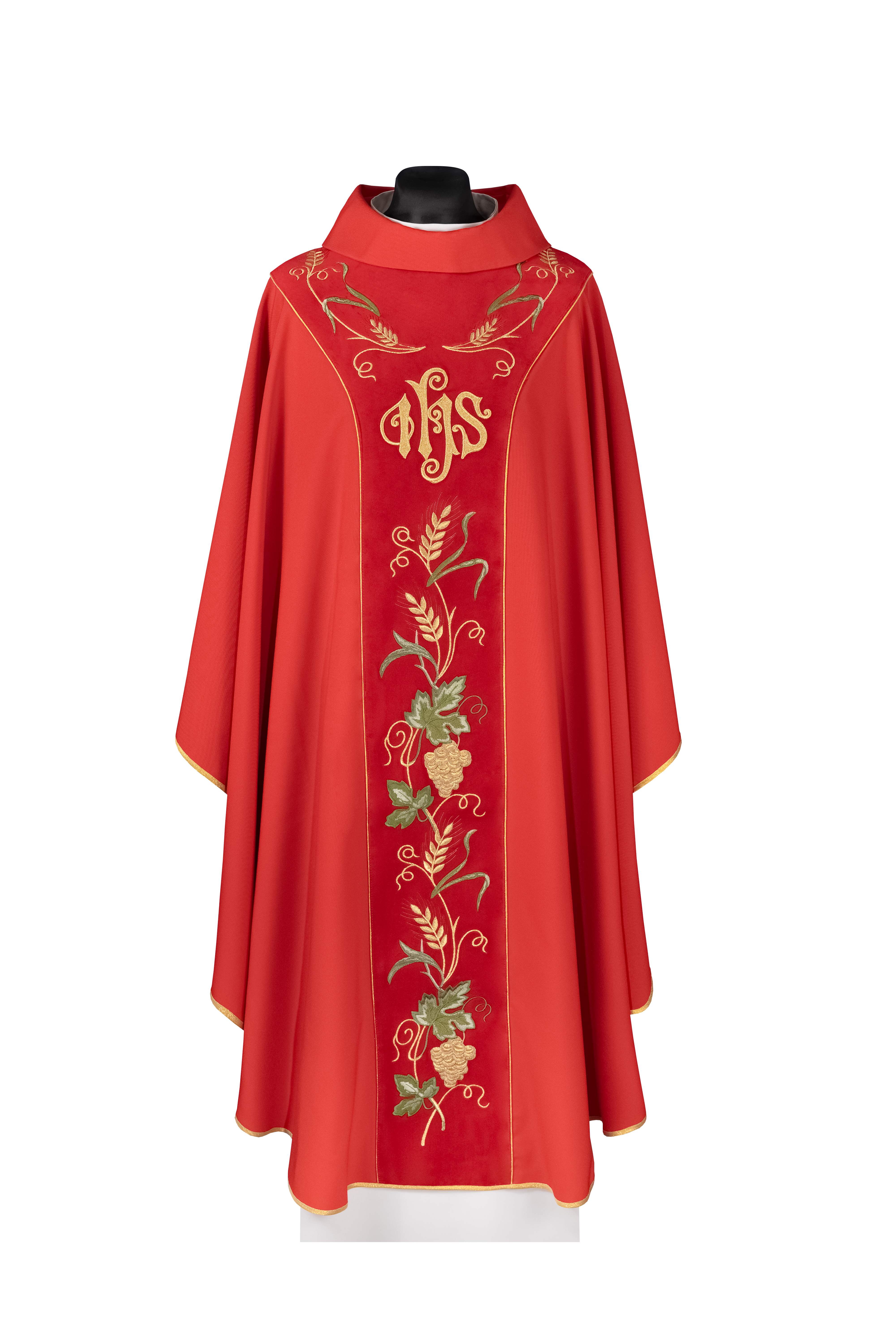 Casula com faixa de veludo vermelho e símbolo IHS bordado
