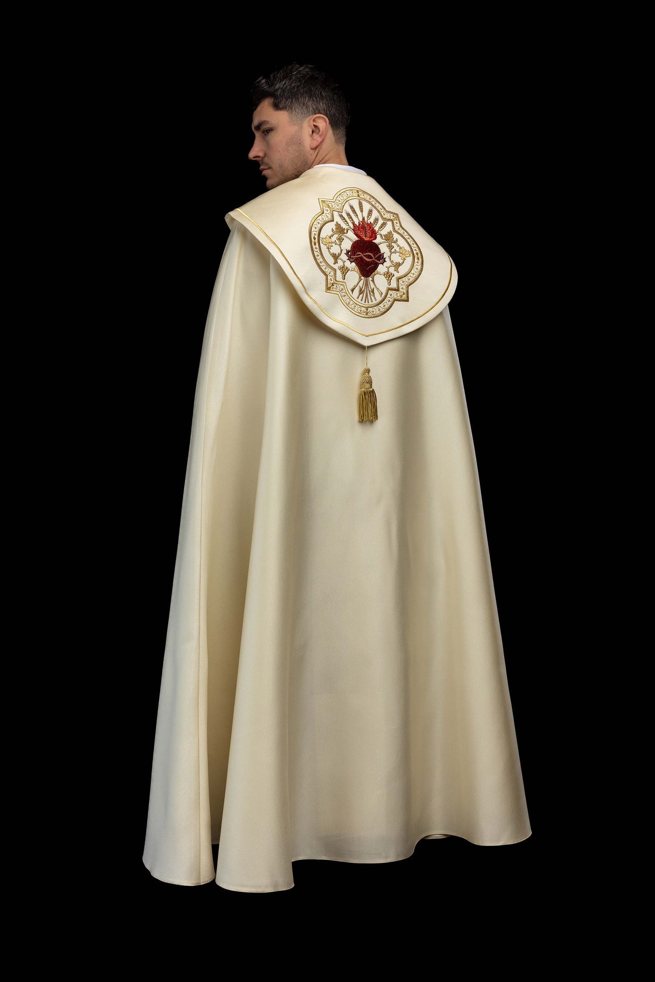 Capa pluvial litúrgica con bordado del Sagrado Corazón de Jesús