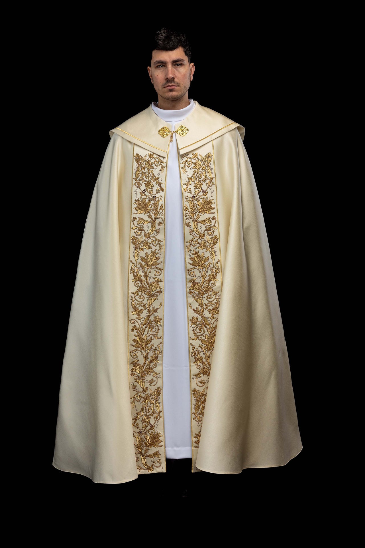 Capa pluvial litúrgica con bordado del Sagrado Corazón de Jesús