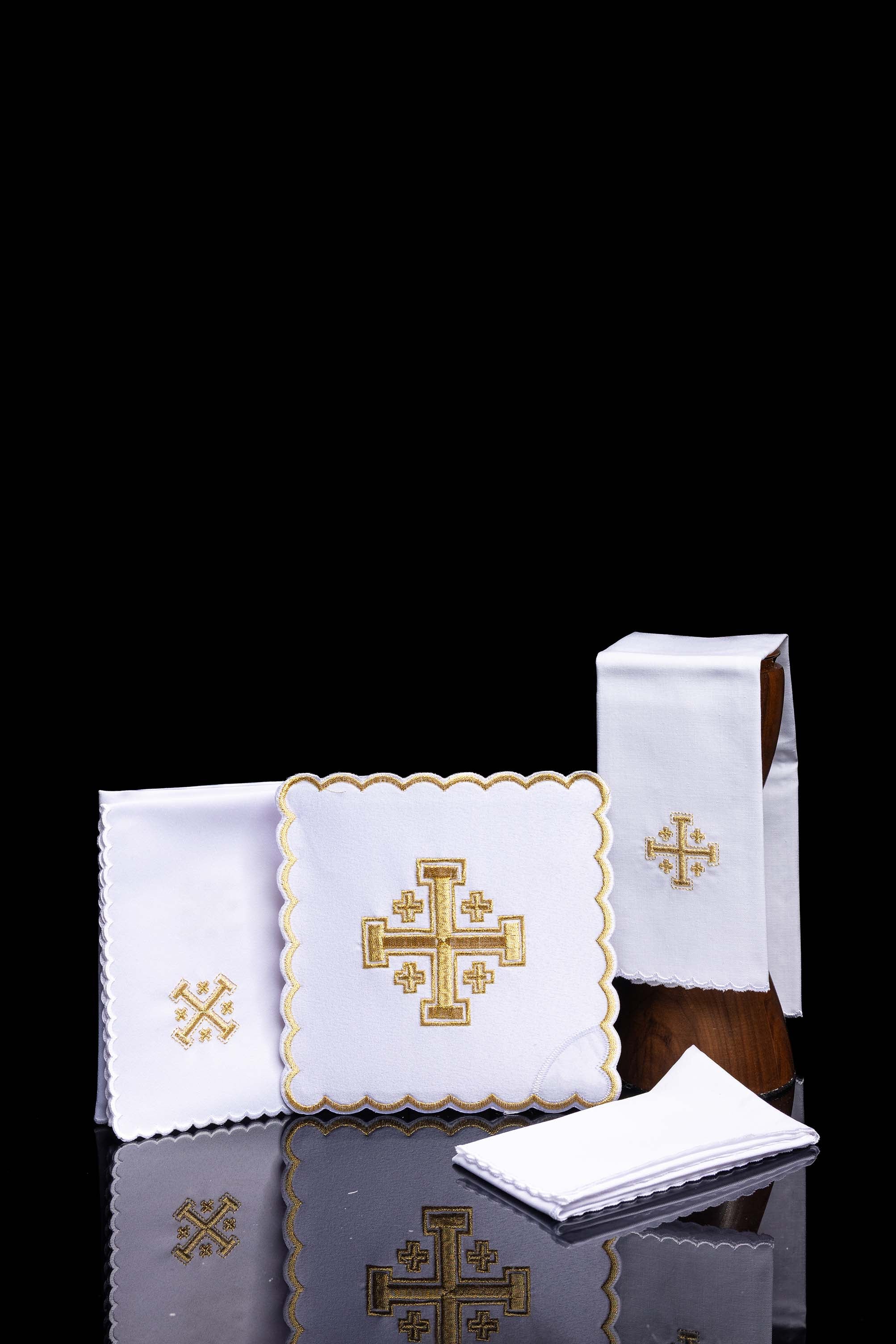 Conjunto de altar com cruz de Jerusalém bordada