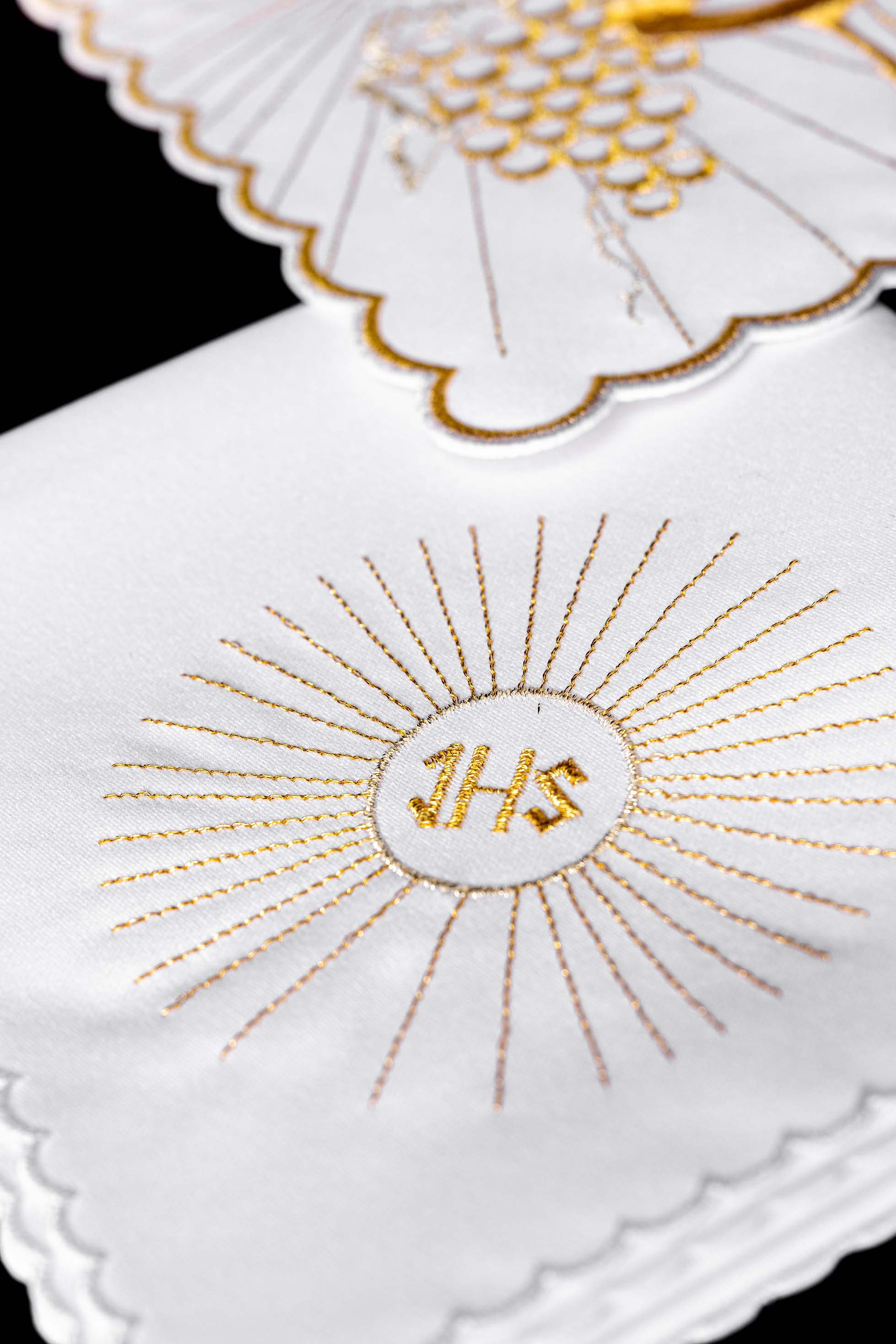 Conjunto de altar com bordado dourado de cálice e cruz