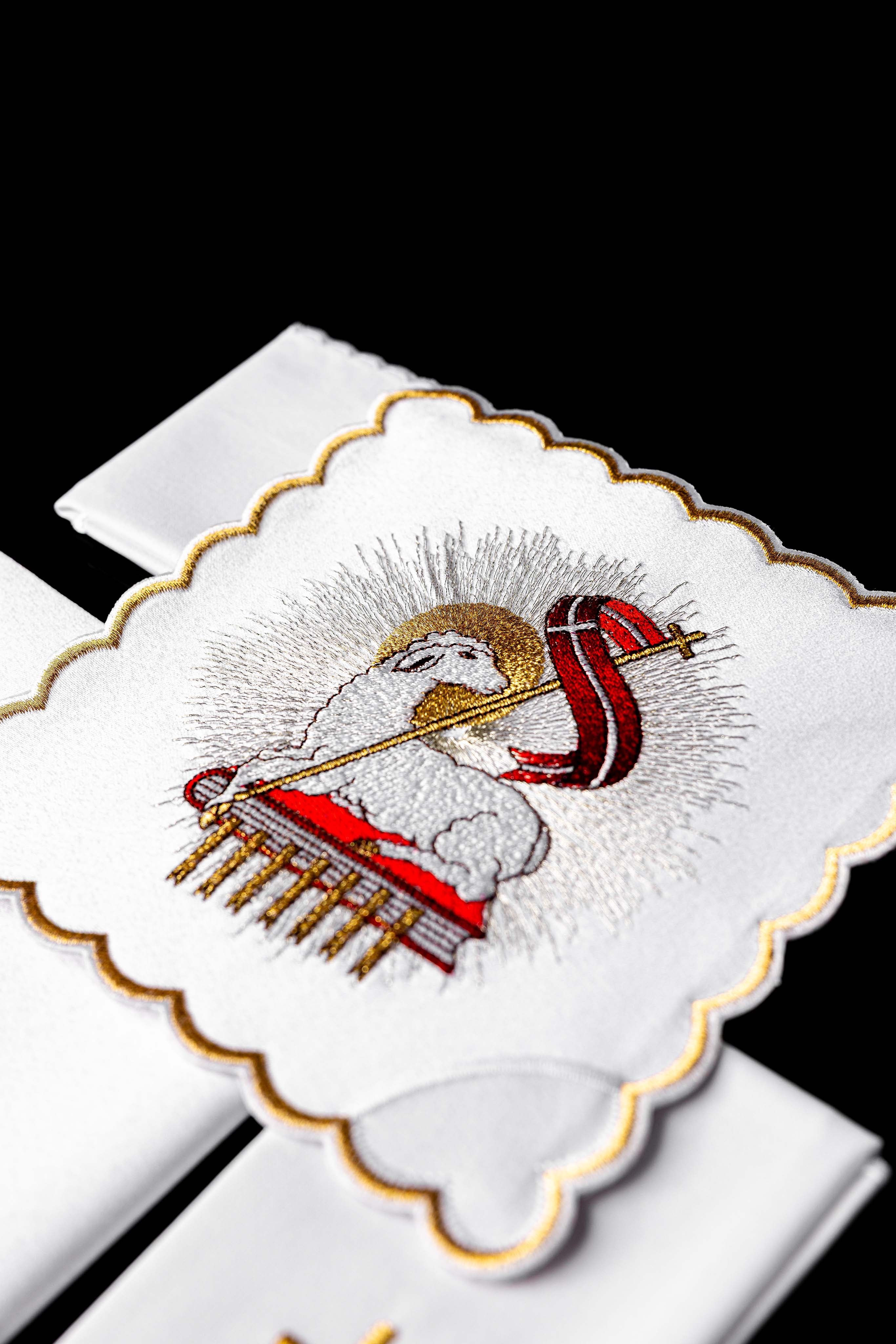 Conjunto de altar com Cordeiro bordado