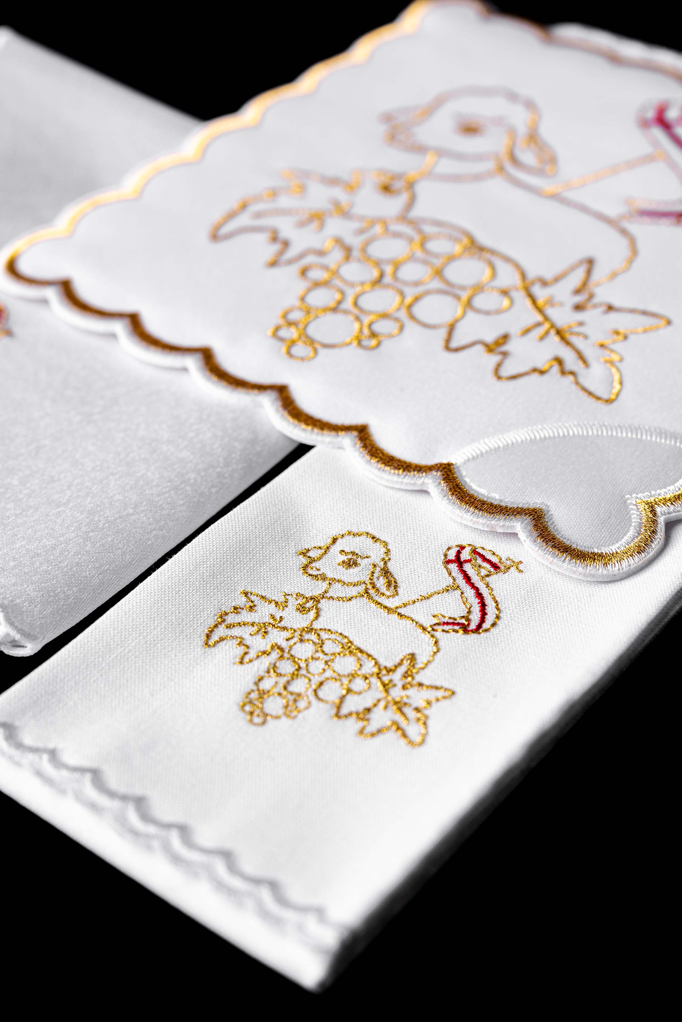 Conjunto de altar com Cordeiro e uvas bordados