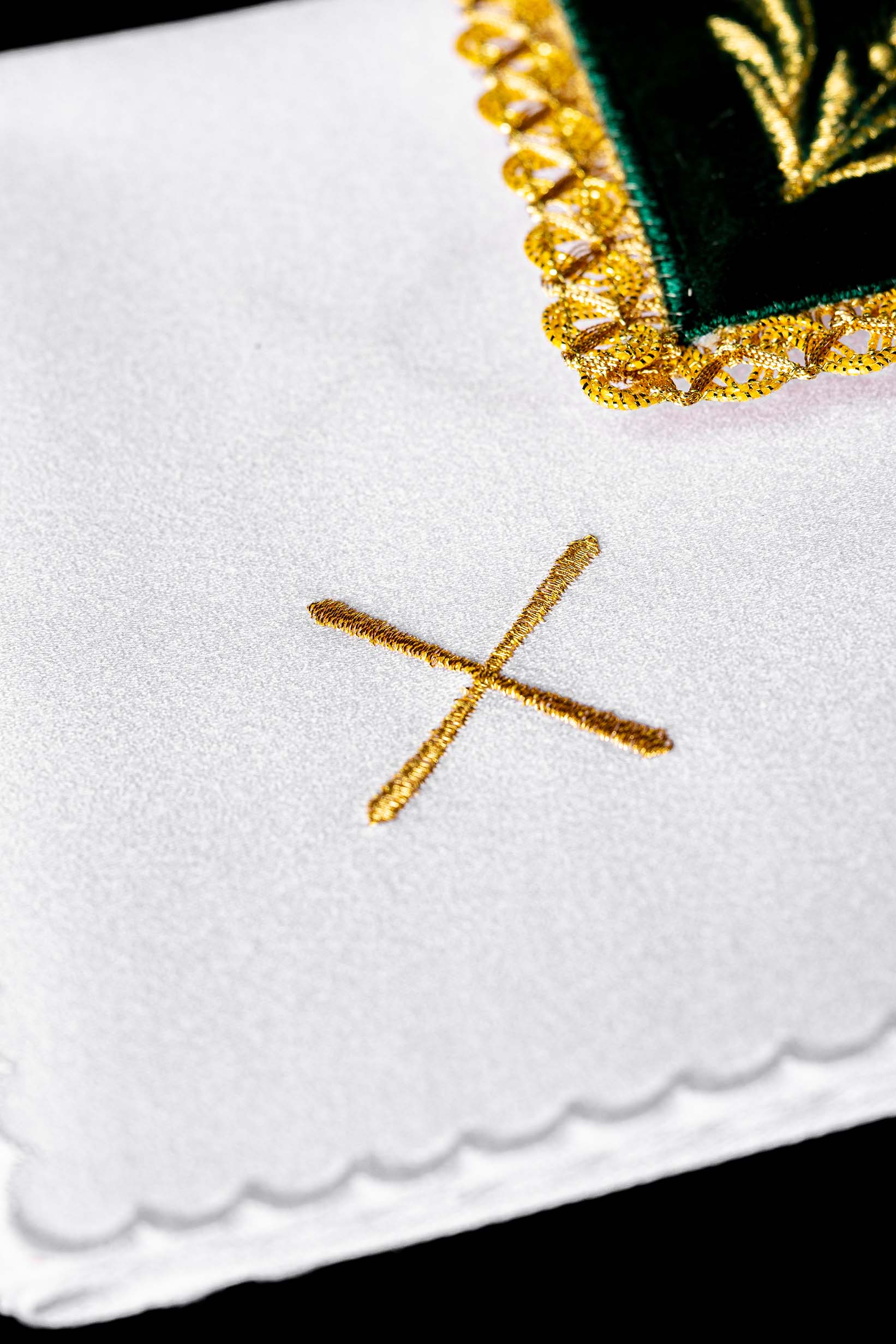 Conjunto de altar de veludo verde bordado