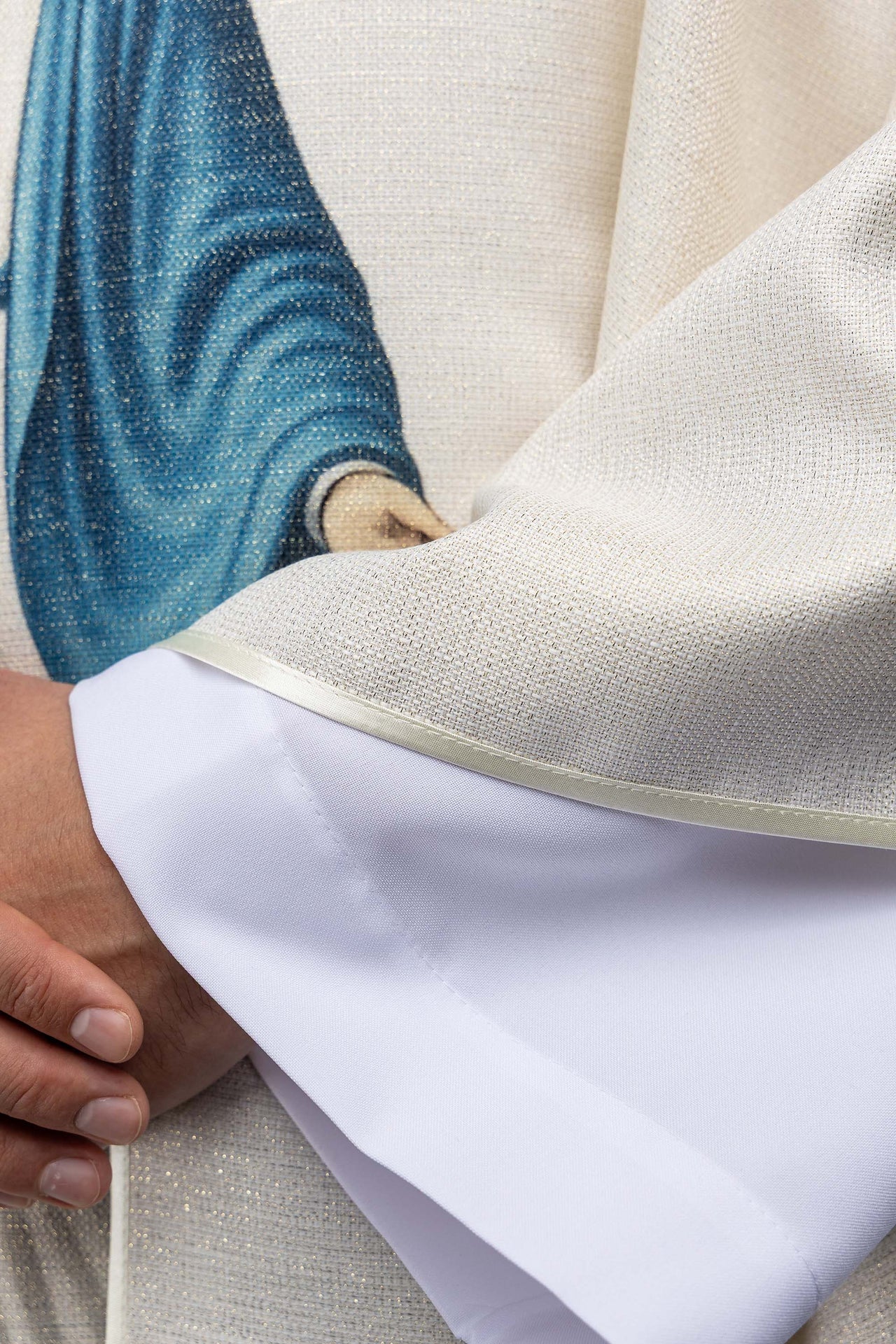 Casulla estampada con la imagen de la Inmaculada Concepción