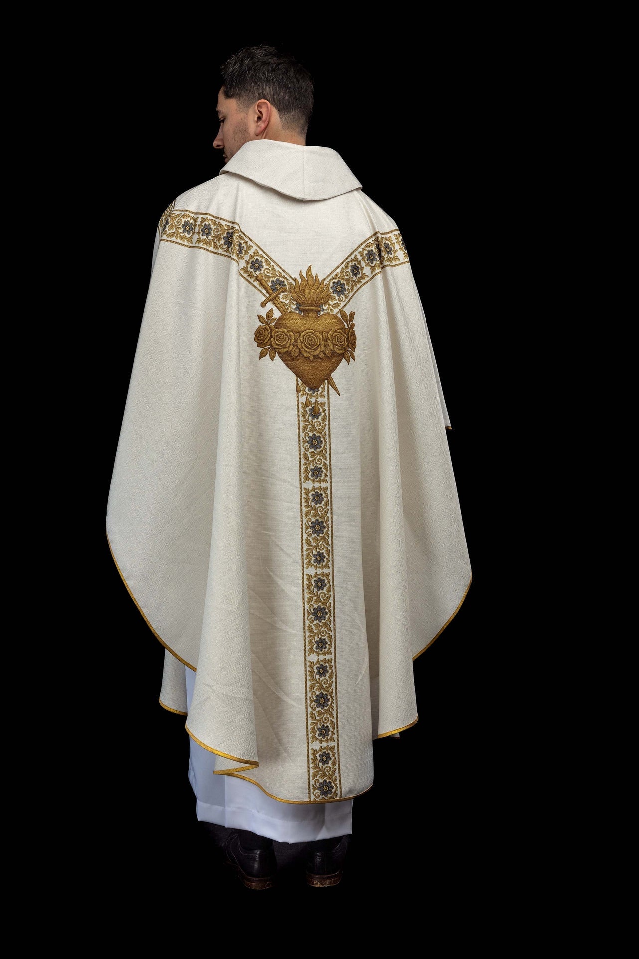 Casulla estampada con la imagen de Nuestra Señora de Fátima