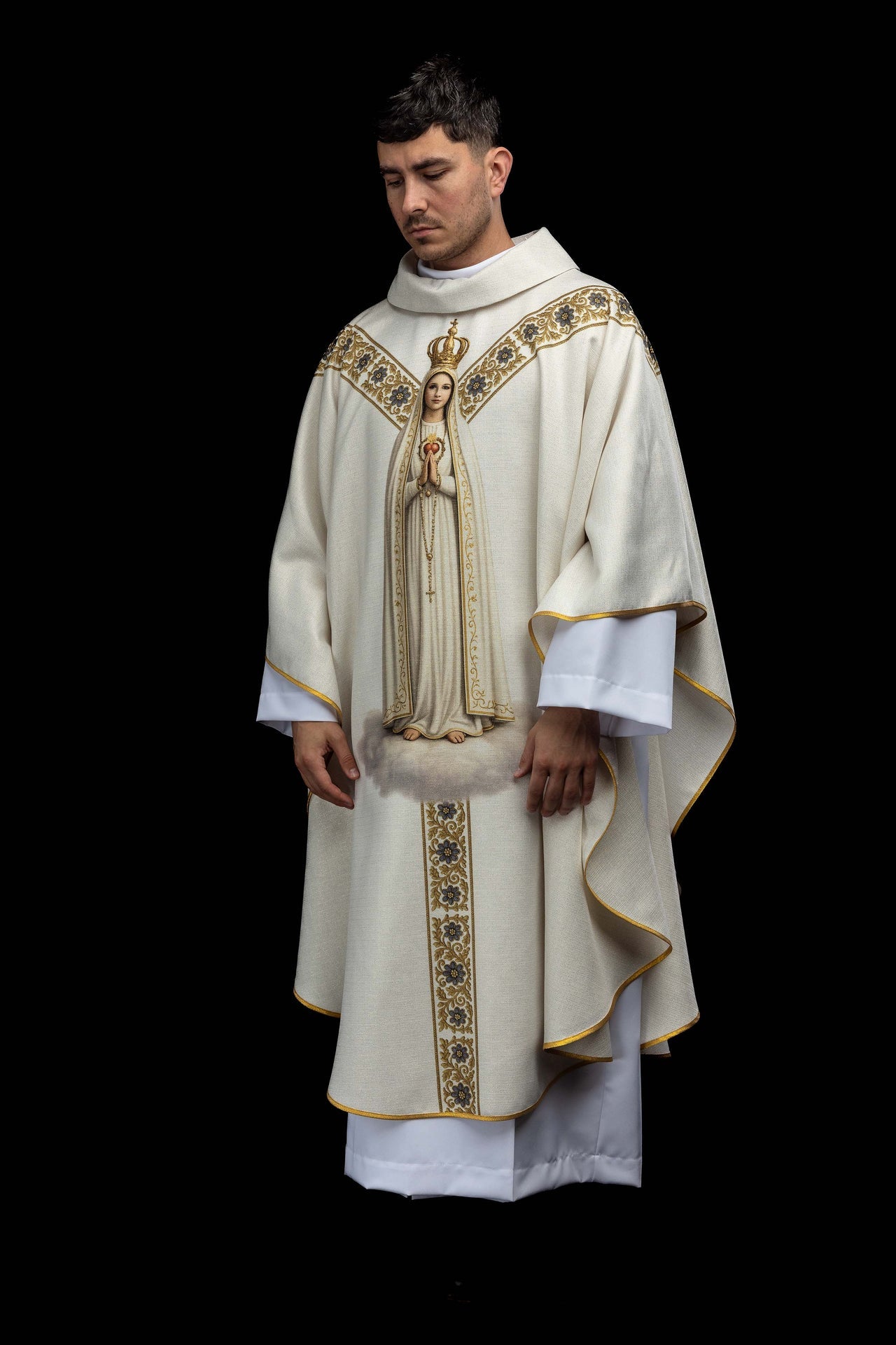 Casulla estampada con la imagen de Nuestra Señora de Fátima