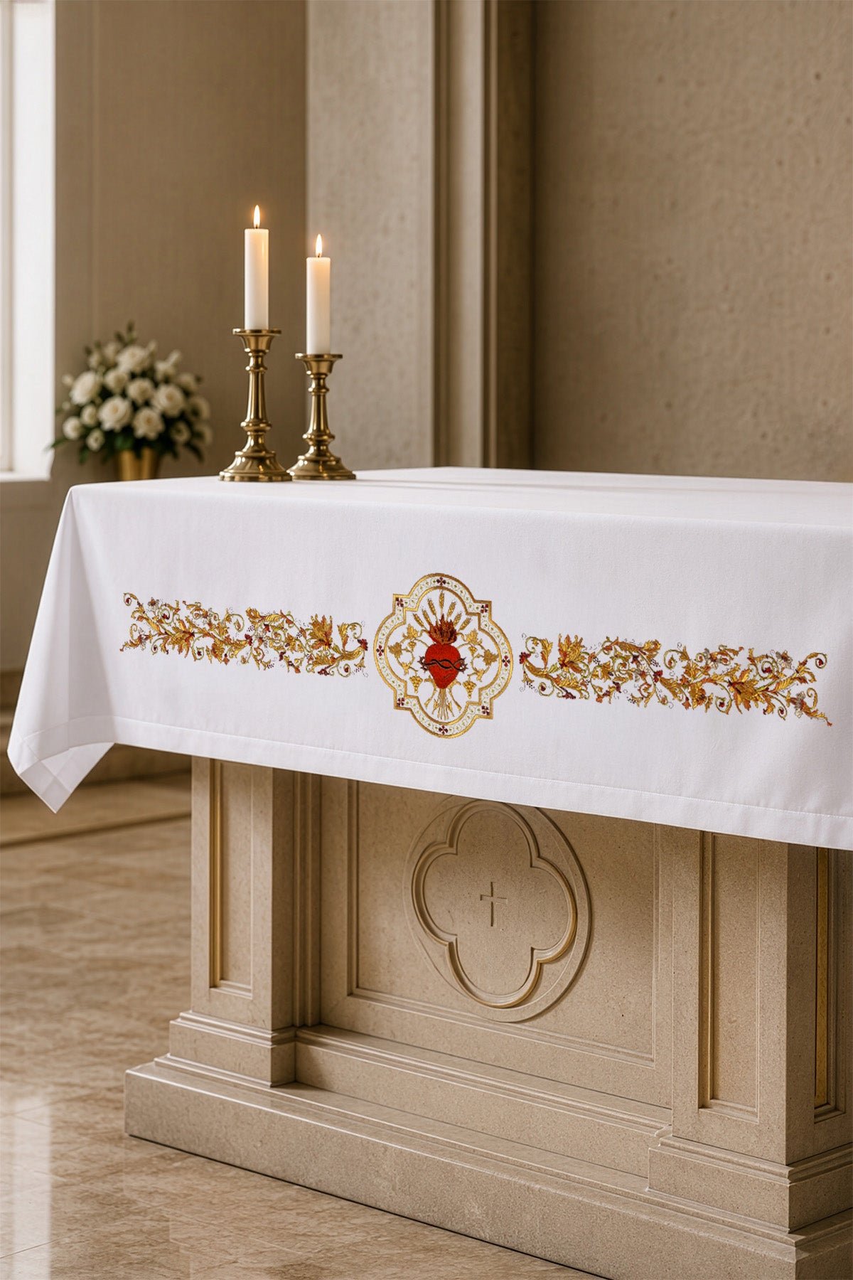 Toalha de altar com bordado frontal no motivo do Sagrado Coração