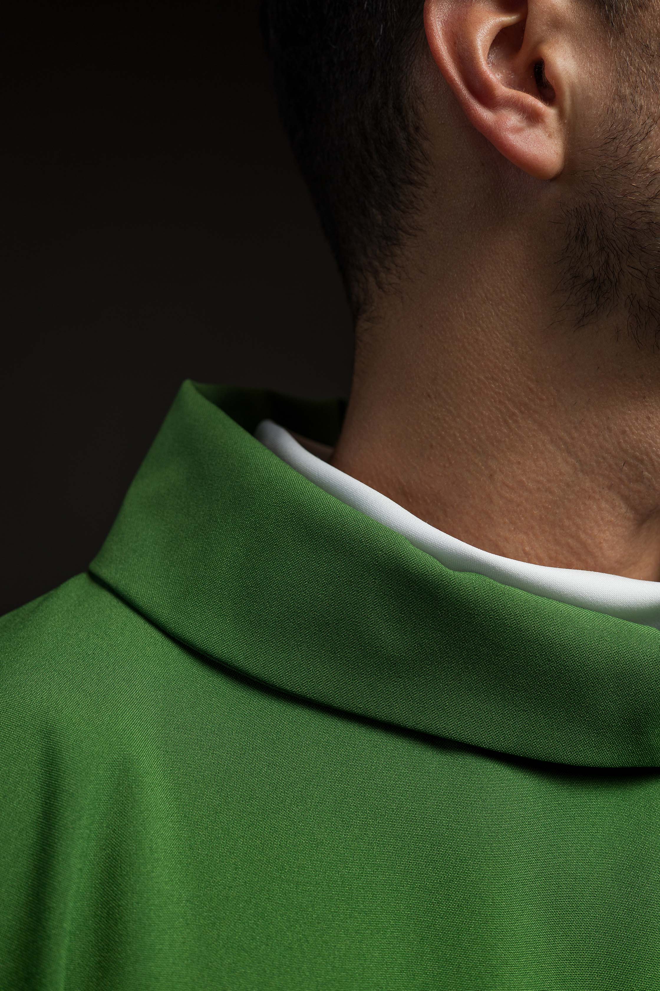 Casula verde com bordado IHS