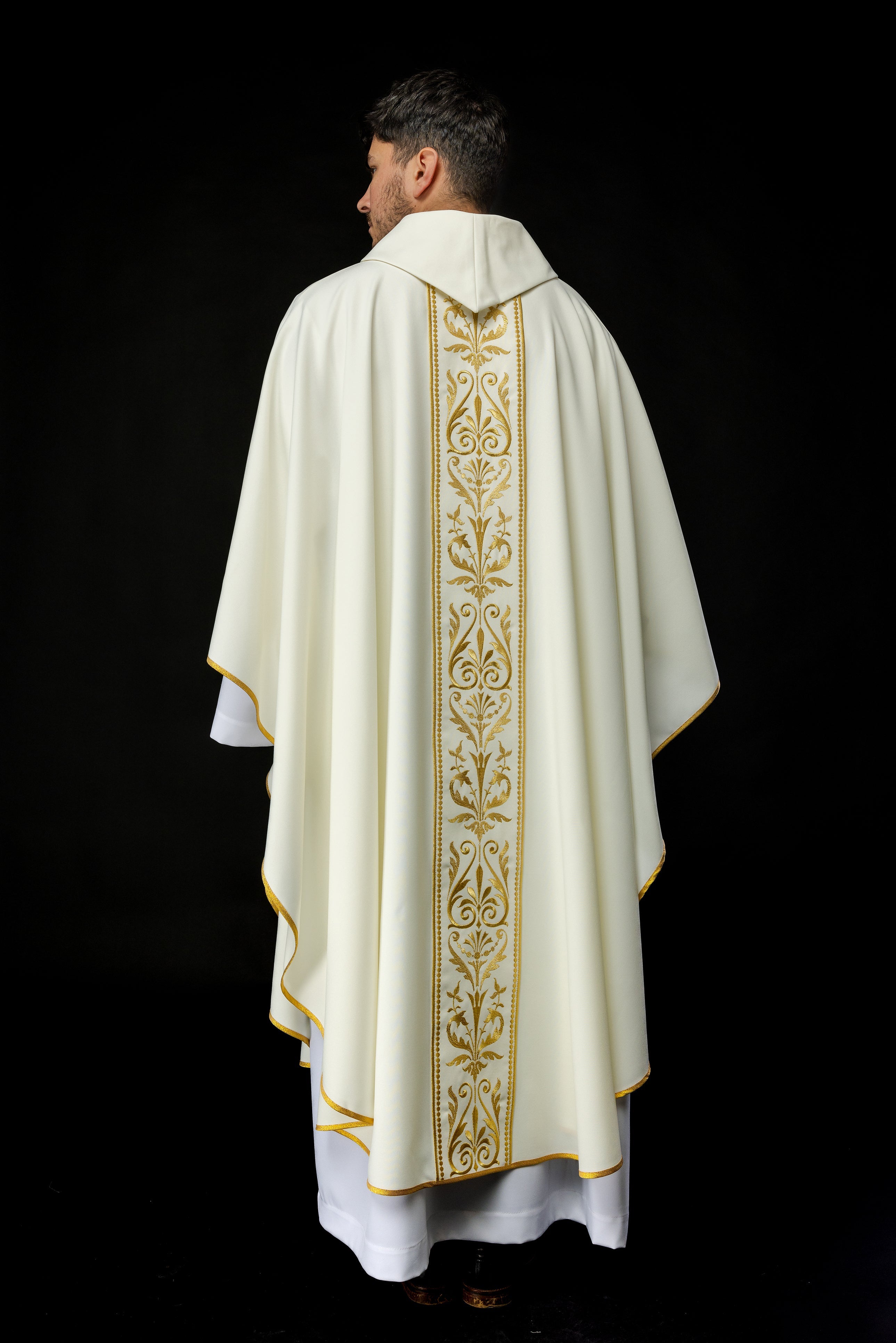 paramentos litúrgicos sacerdotais - casulas - estolas - capas - casulas.pt