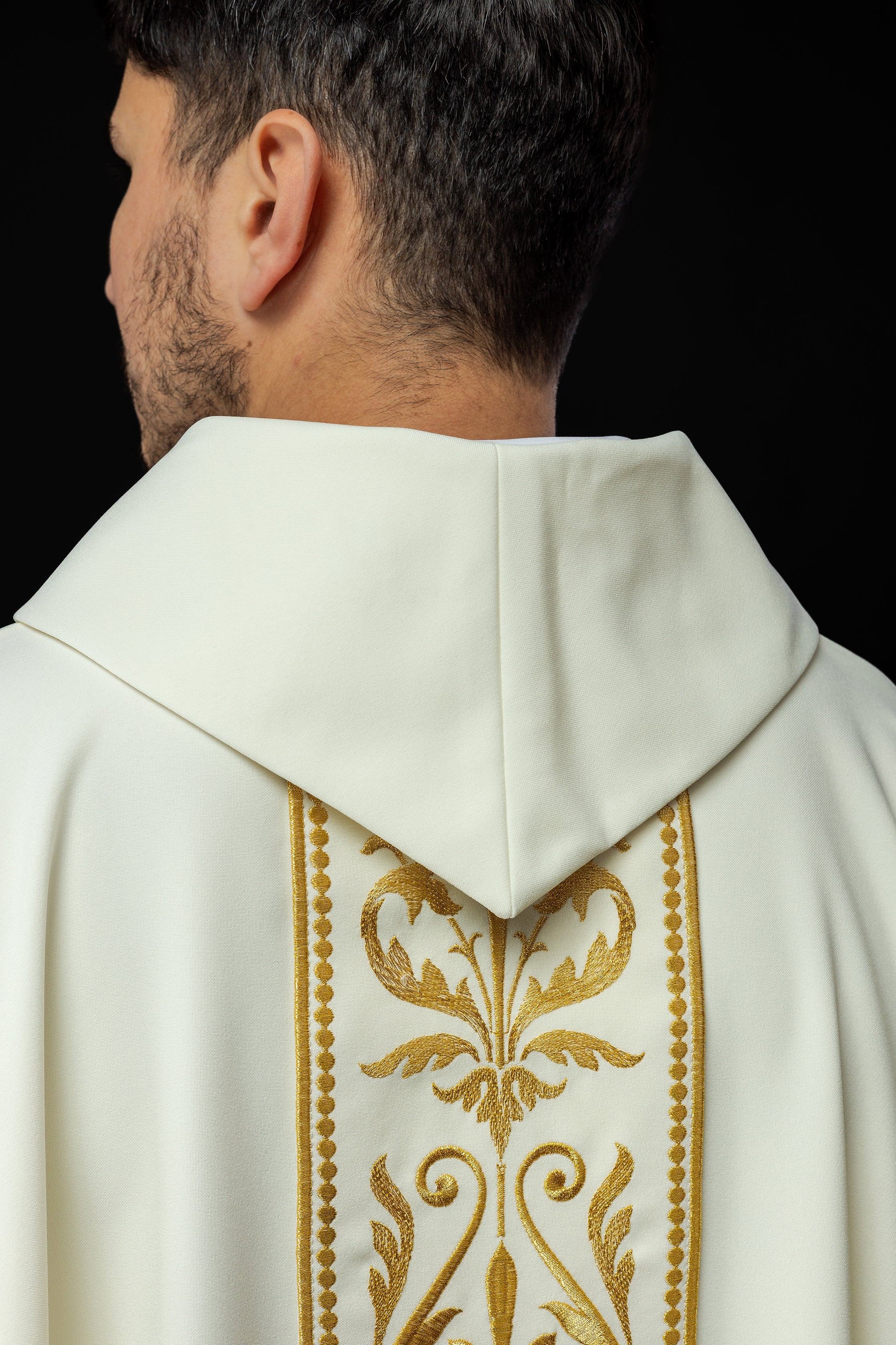 paramentos litúrgicos sacerdotais - casulas - estolas - capas - casulas.pt