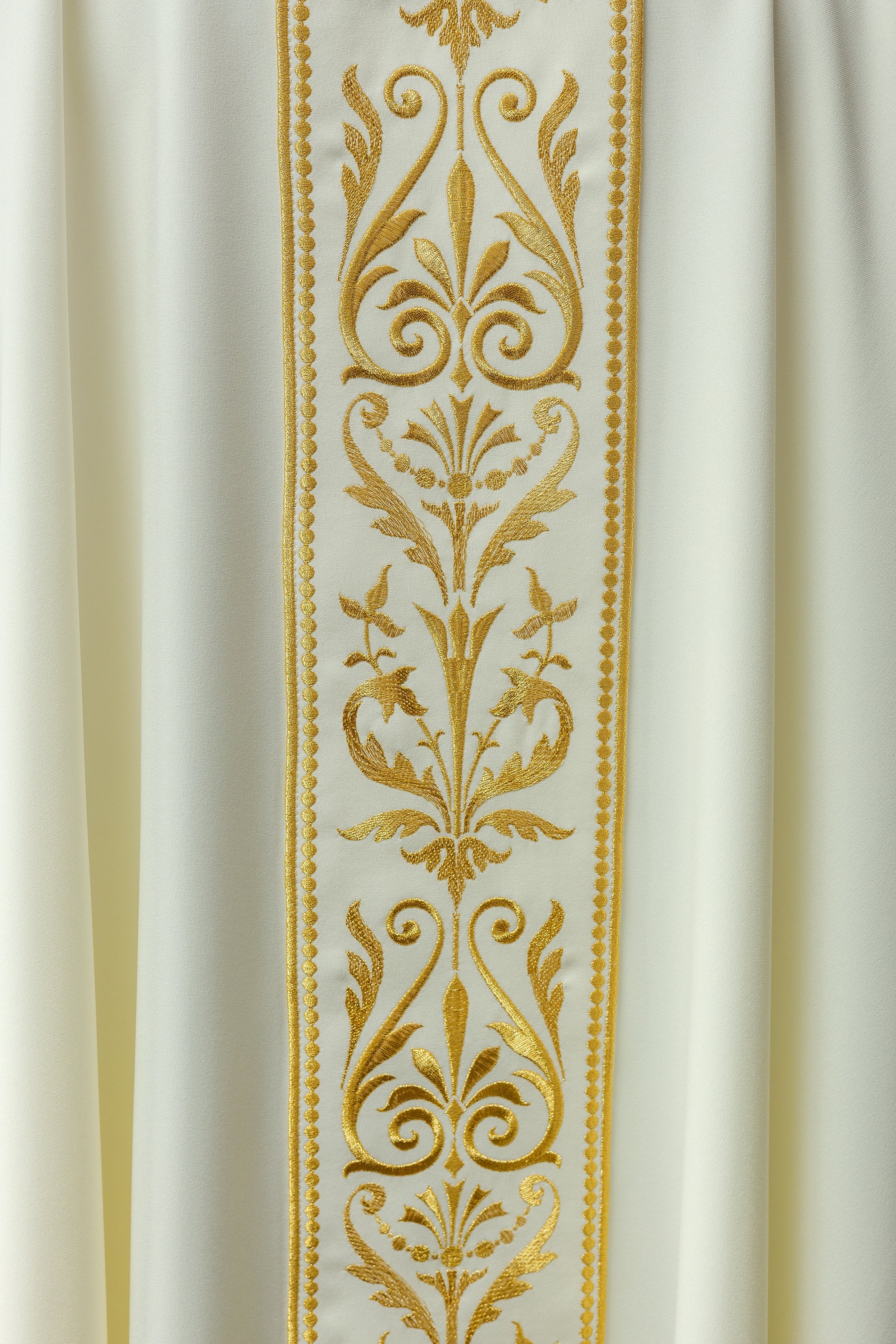 paramentos litúrgicos sacerdotais - casulas - estolas - capas - casulas.pt