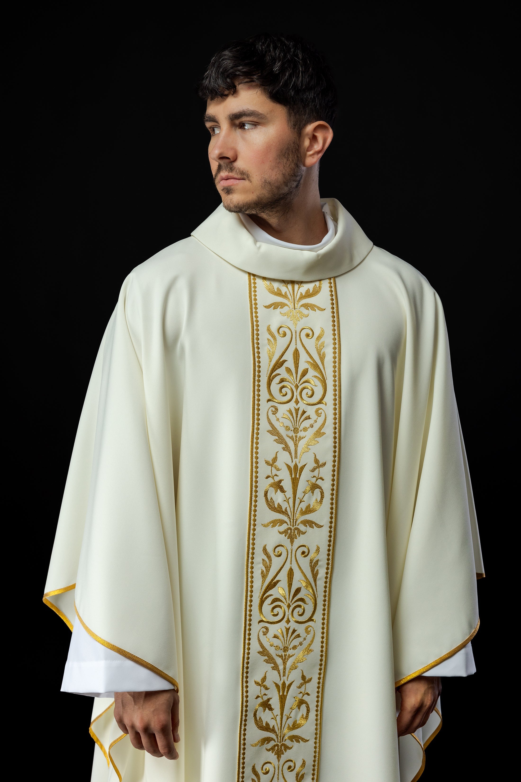 paramentos litúrgicos sacerdotais - casulas - estolas - capas - casulas.pt