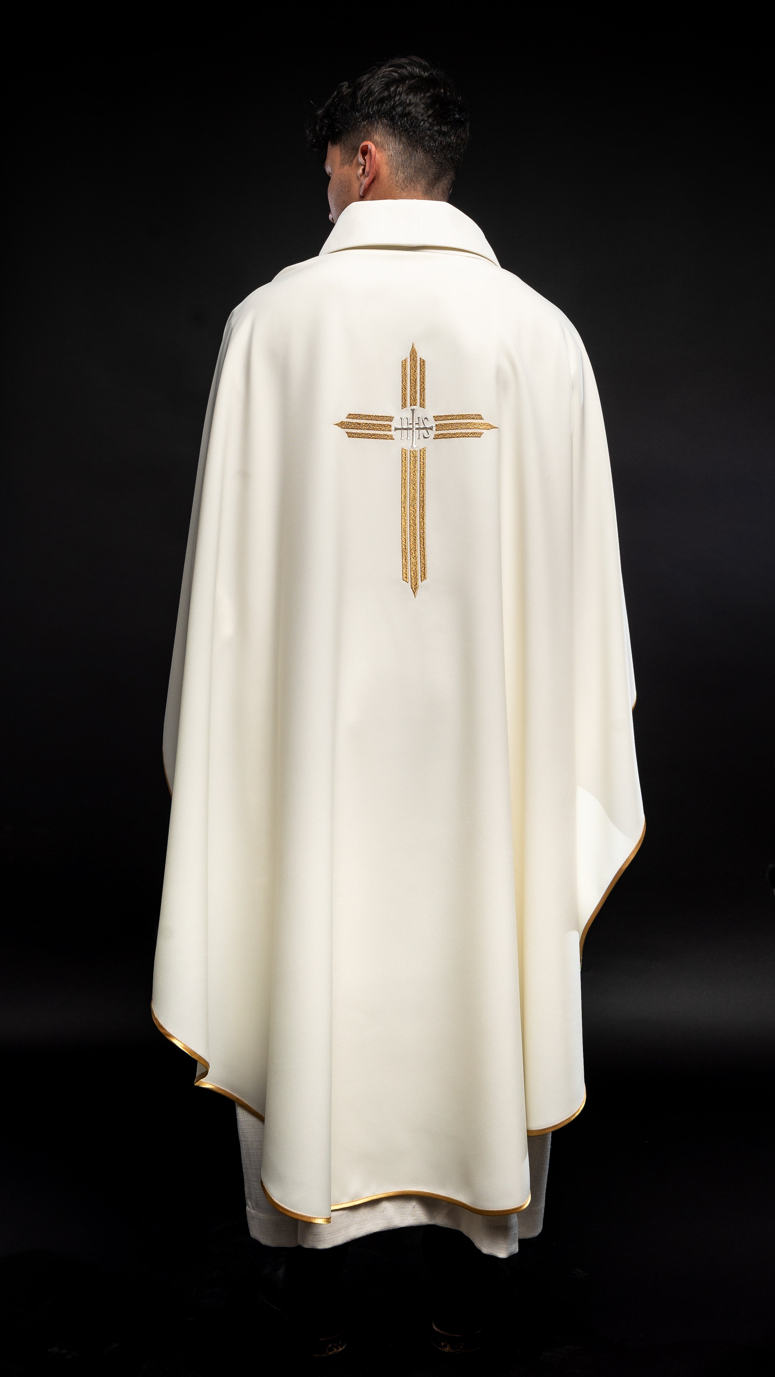 paramentos litúrgicos sacerdotais - casulas - estolas - capas - casulas.pt