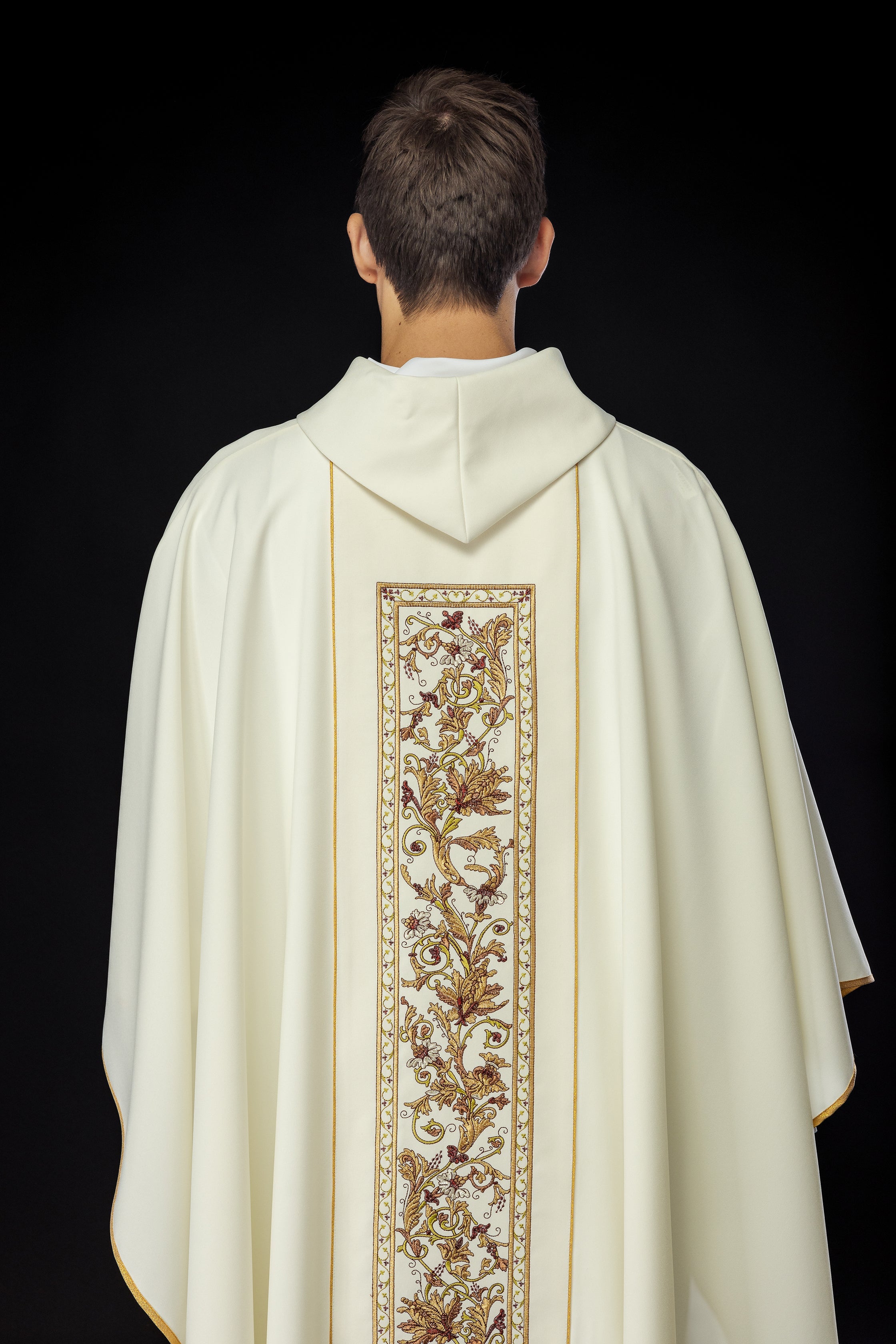 paramentos litúrgicos sacerdotais - casulas - estolas - capas - casulas.pt