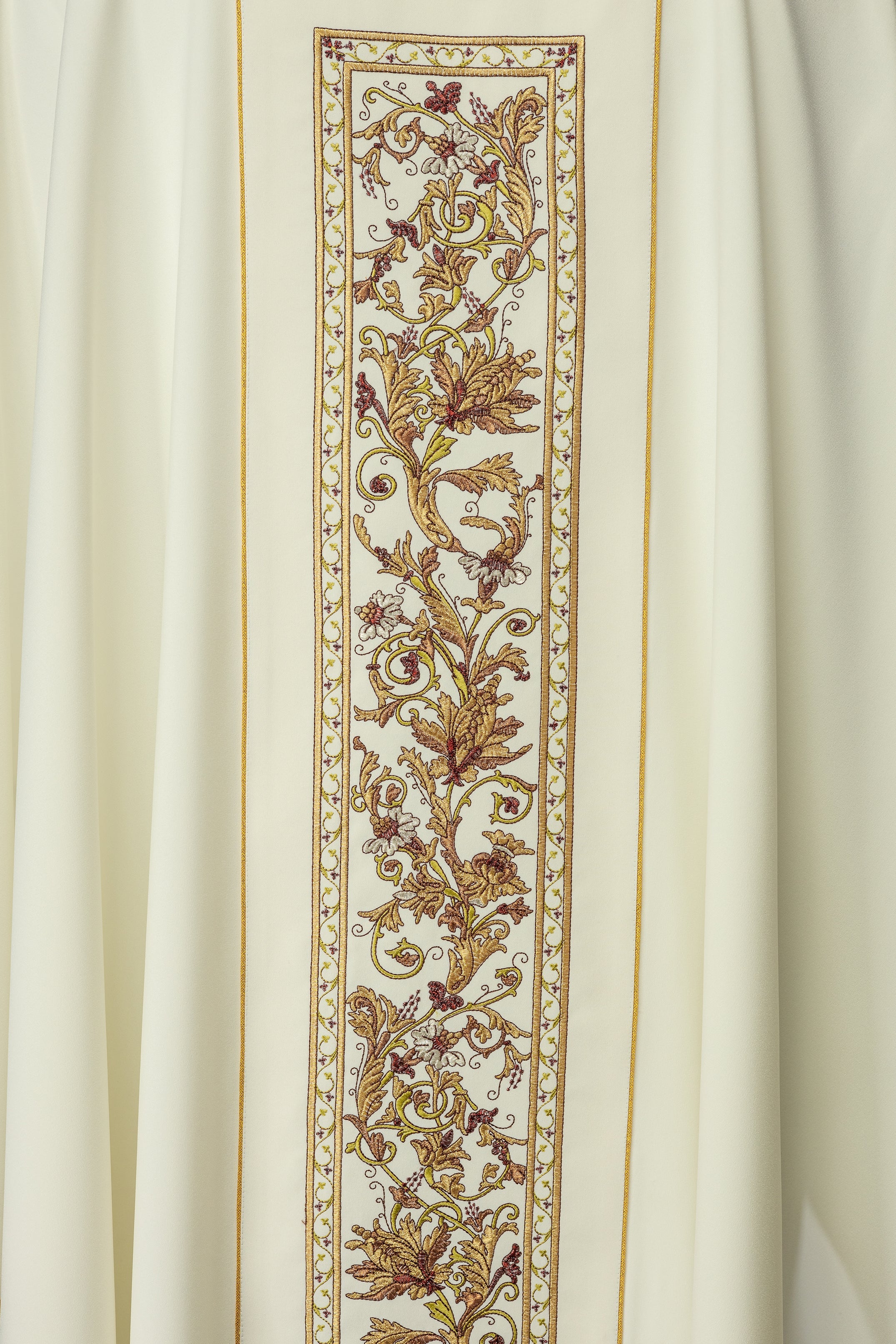 paramentos litúrgicos sacerdotais - casulas - estolas - capas - casulas.pt