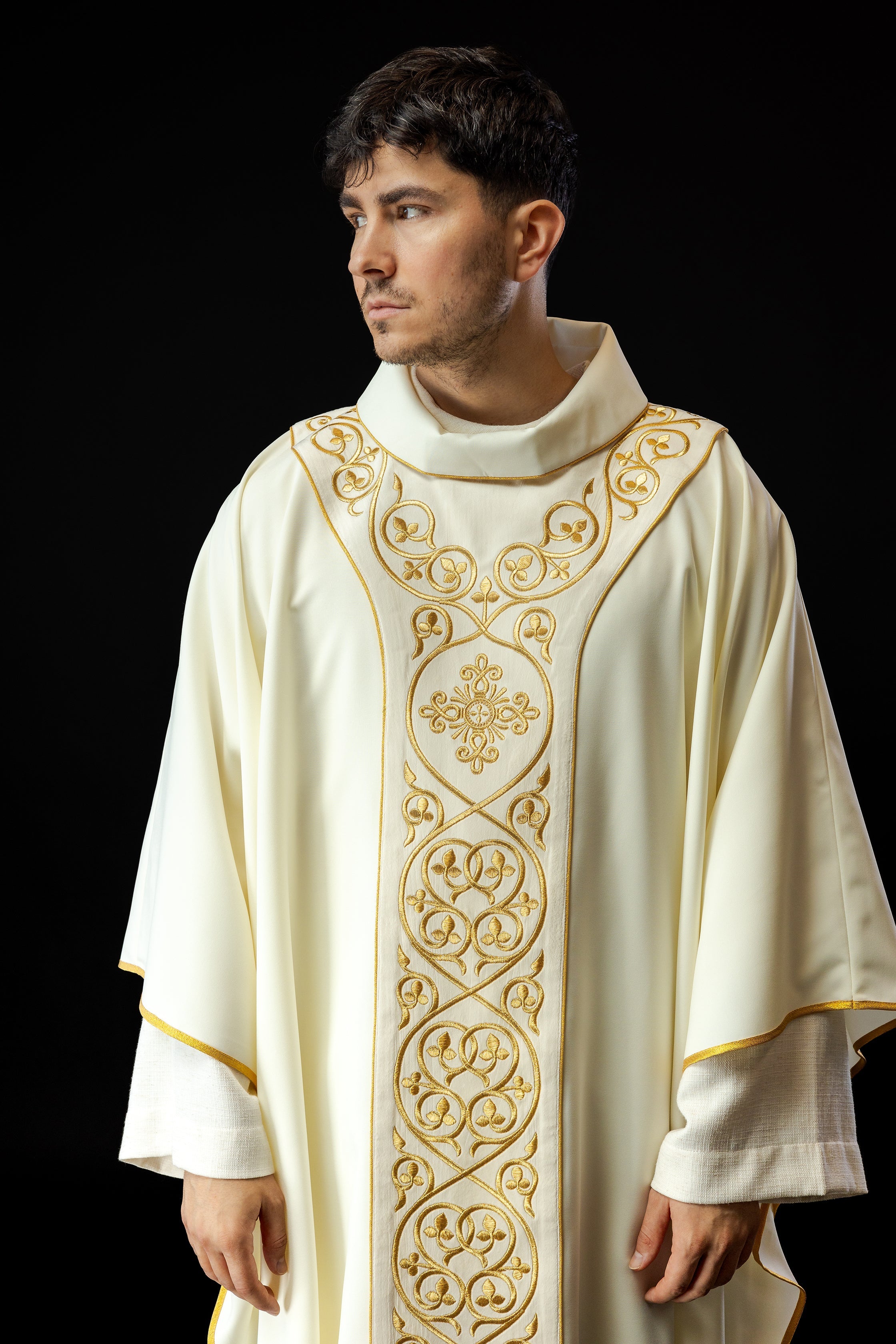 paramentos litúrgicos sacerdotais - casulas - estolas - capas - casulas.pt