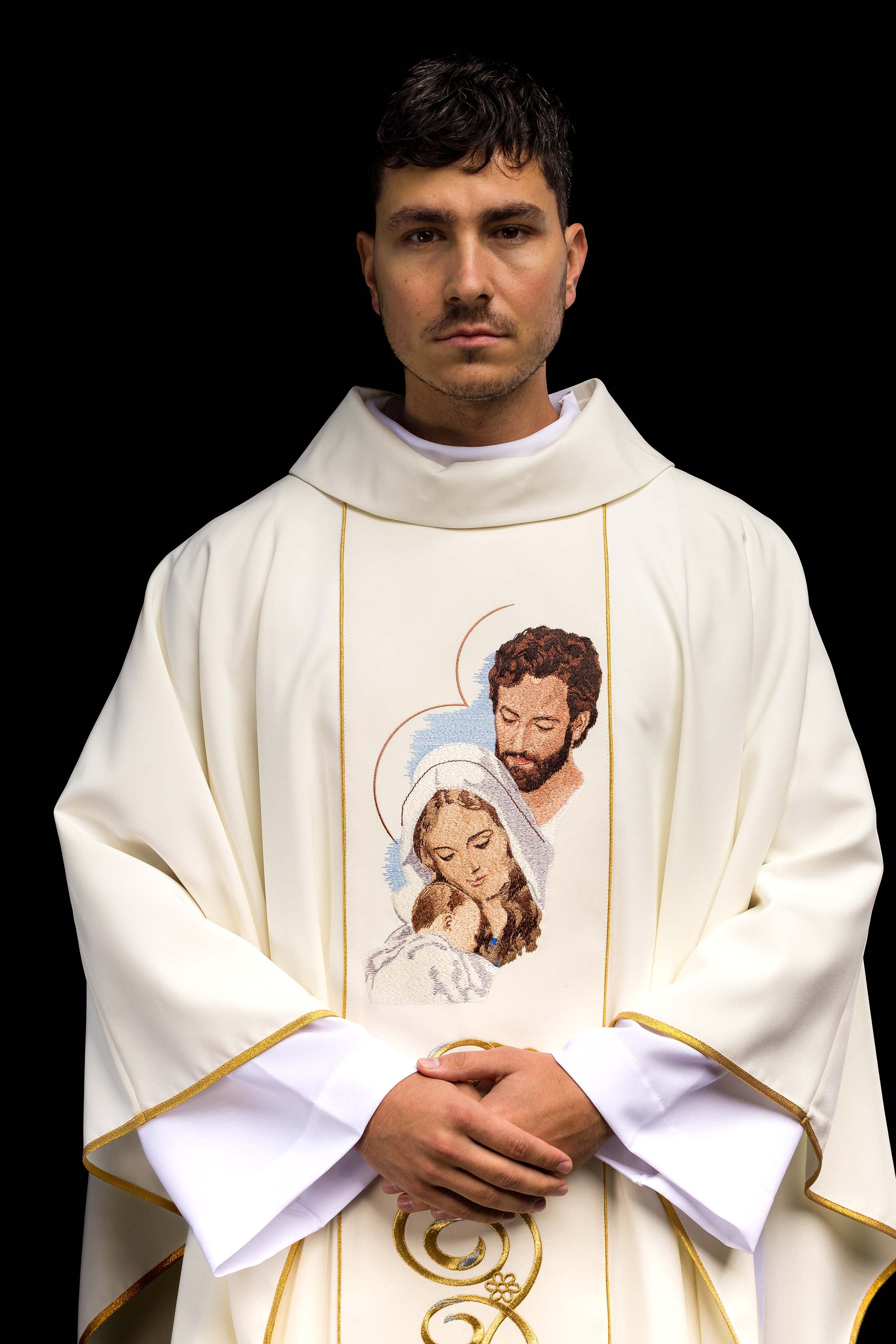 Casula de Natal em marfim com imagem da Sagrada Família