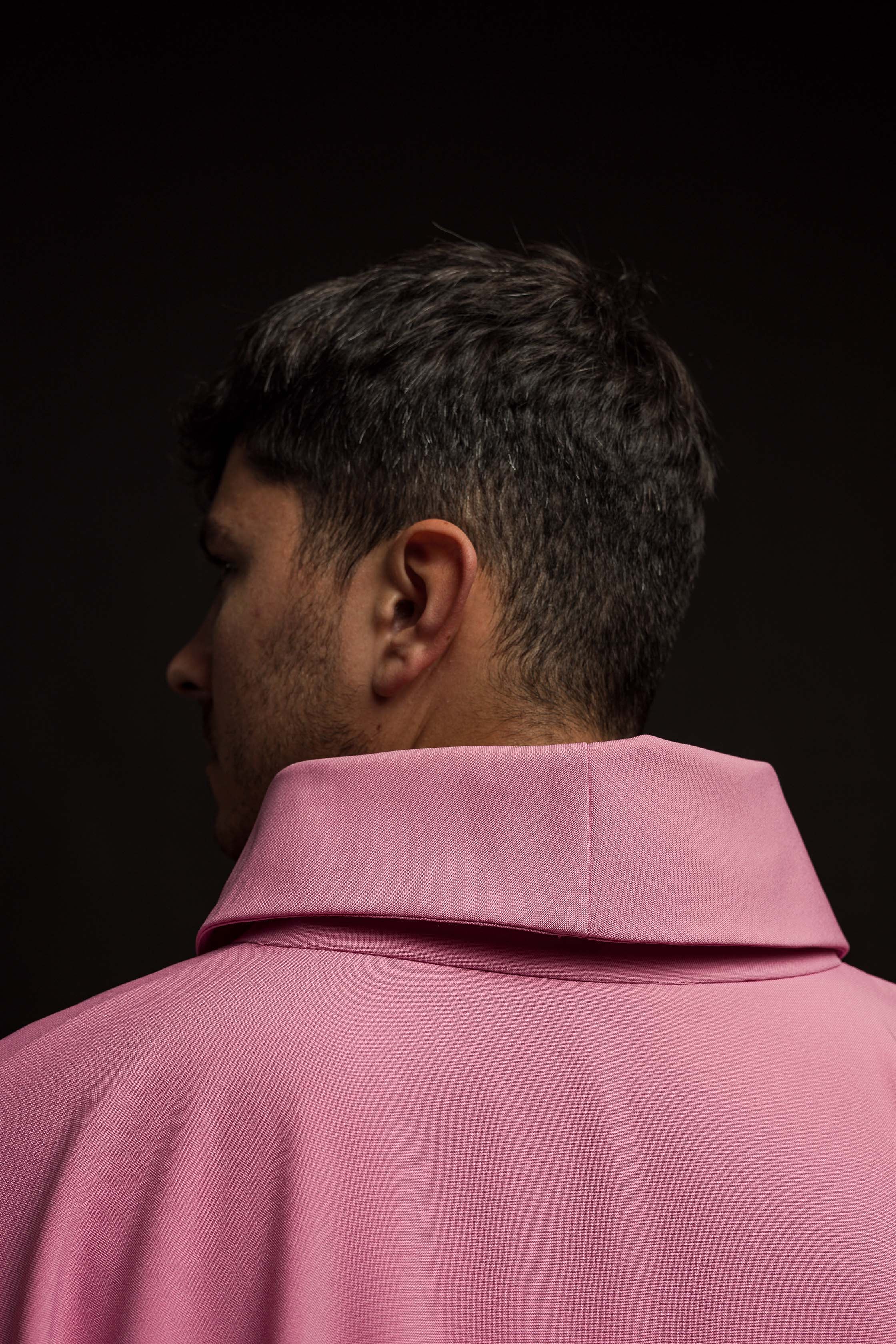 Casula rosa com bordado convexo IHS