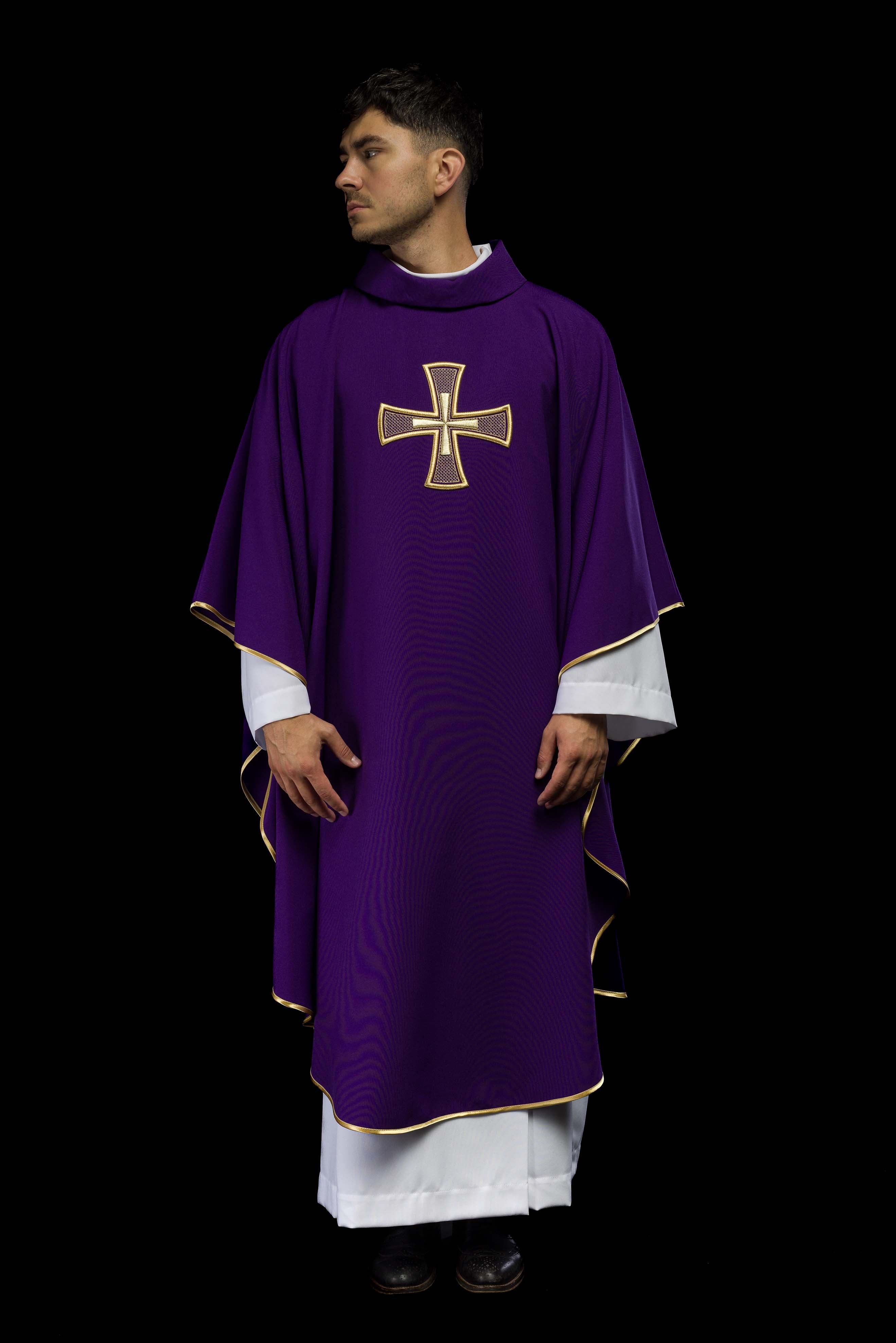 Casula bordado IHS Roxo