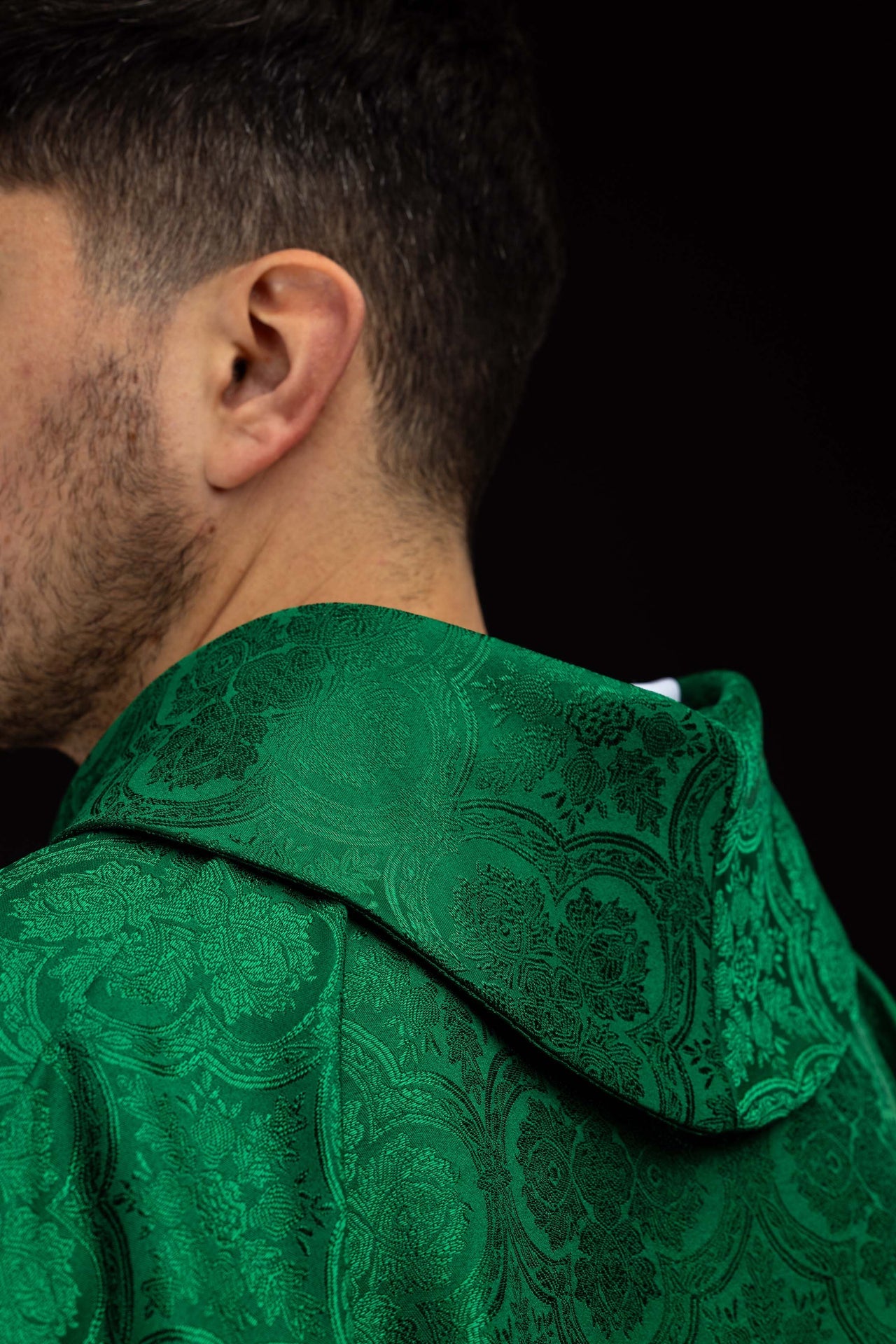 Casulla verde con cruz de tejido jacquard