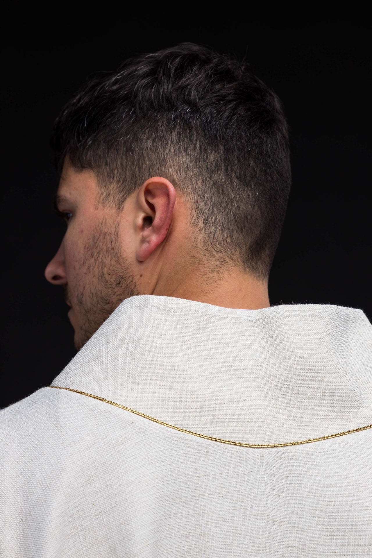 Casulla bordada con la imagen de San Francisco