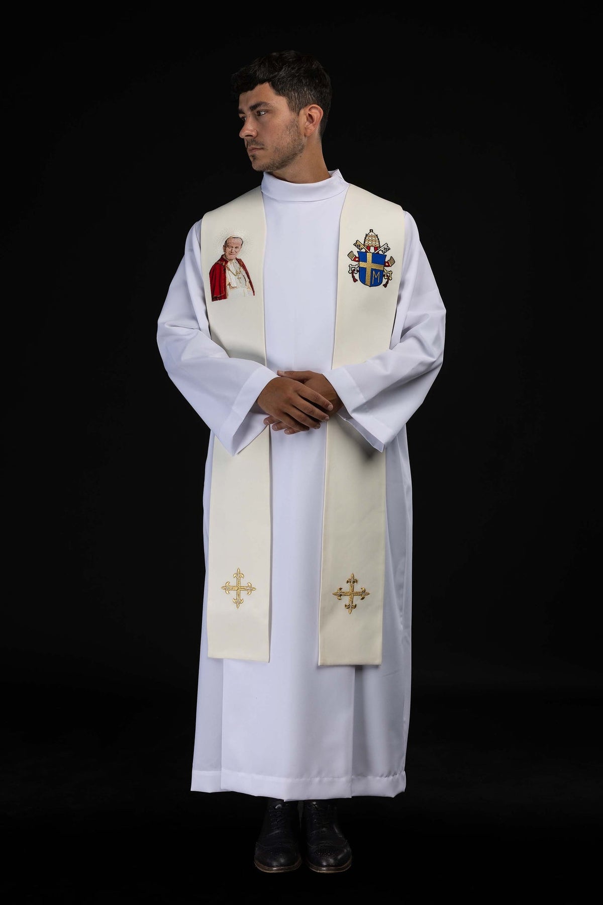 Estola bordada en color marfil con la imagen de Juan Pablo II