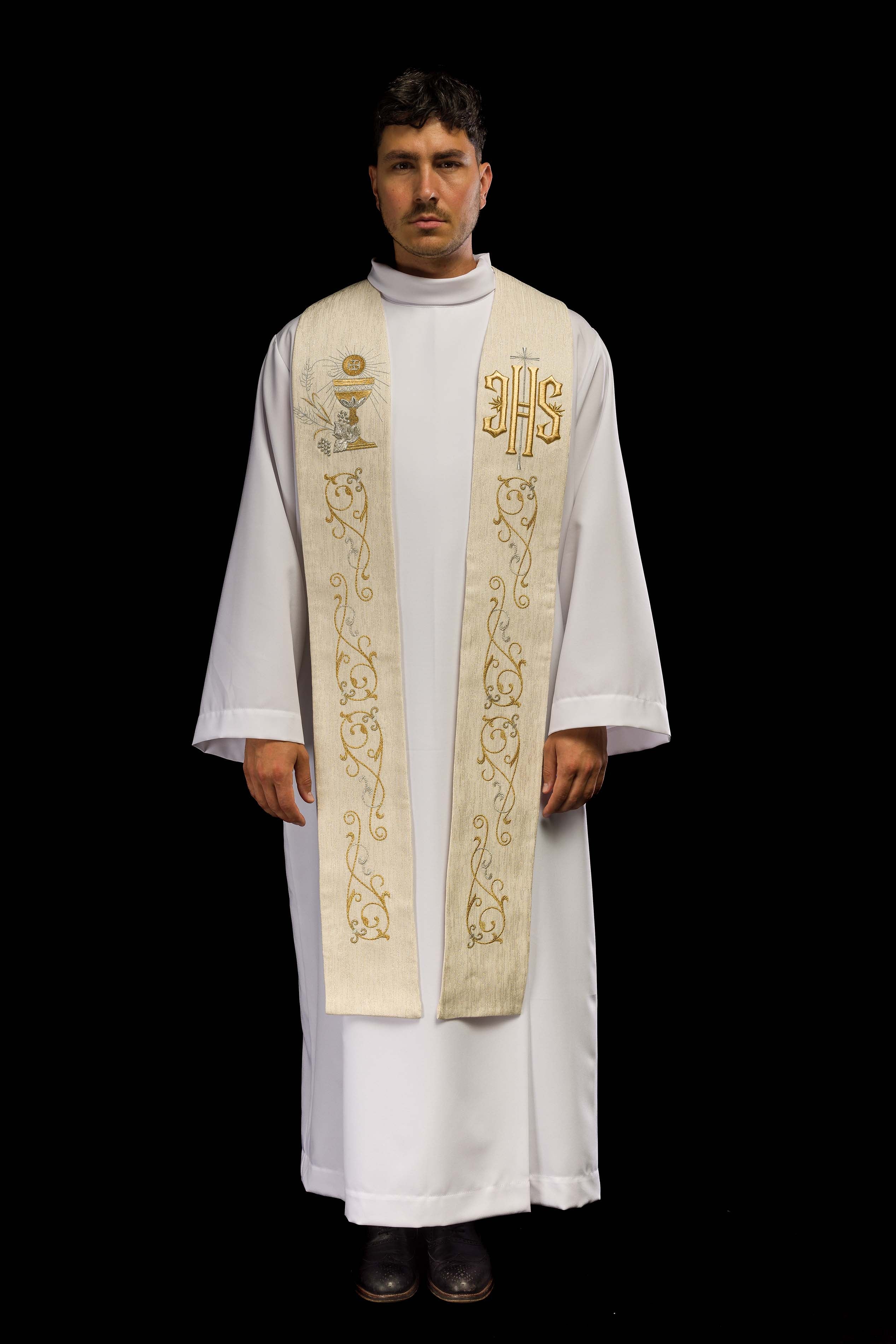 Estola sacerdotal com IHS bordado e cálice eucarístico em bege