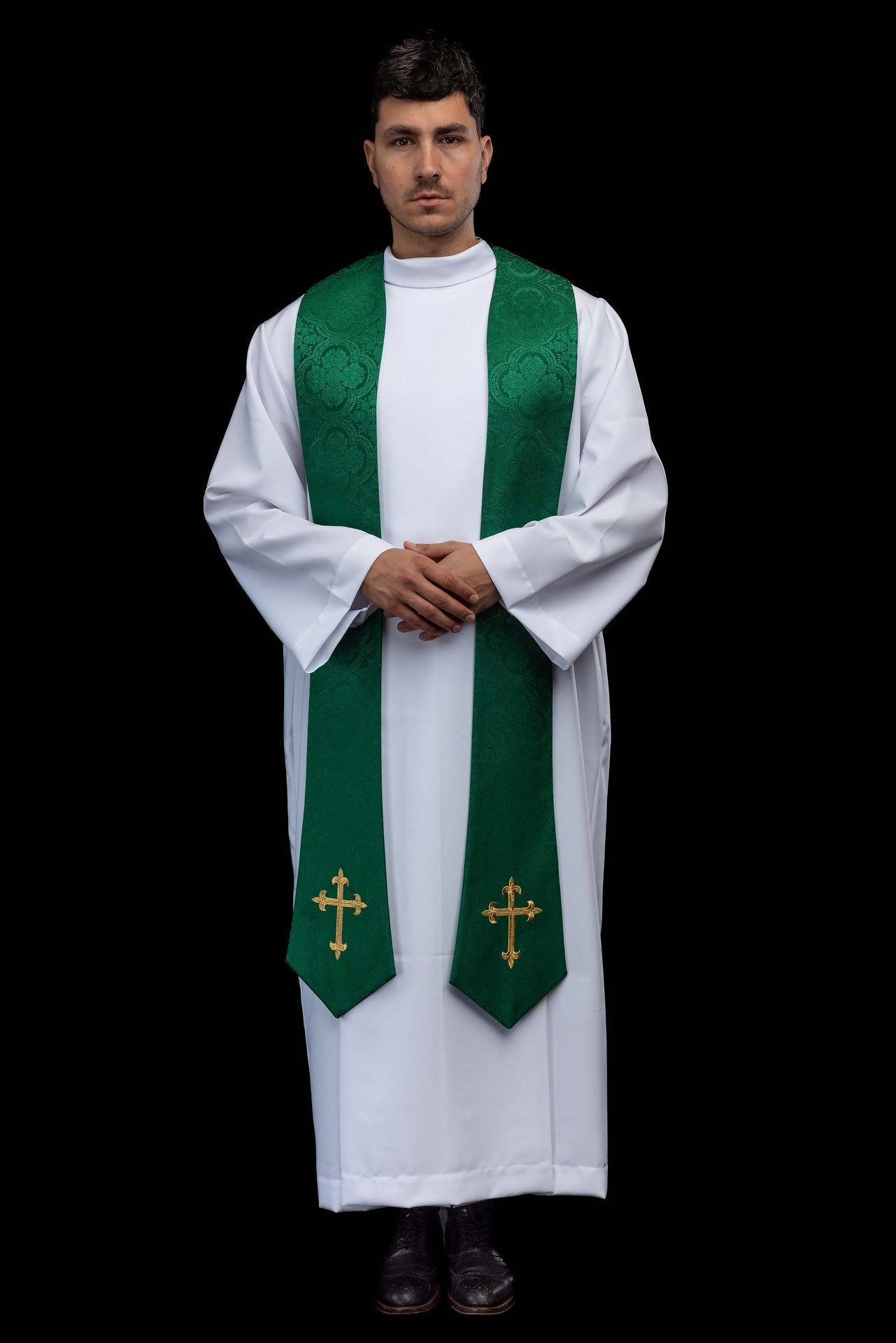 Estola bordada con motivo de la Cruz tejido jacquard verde