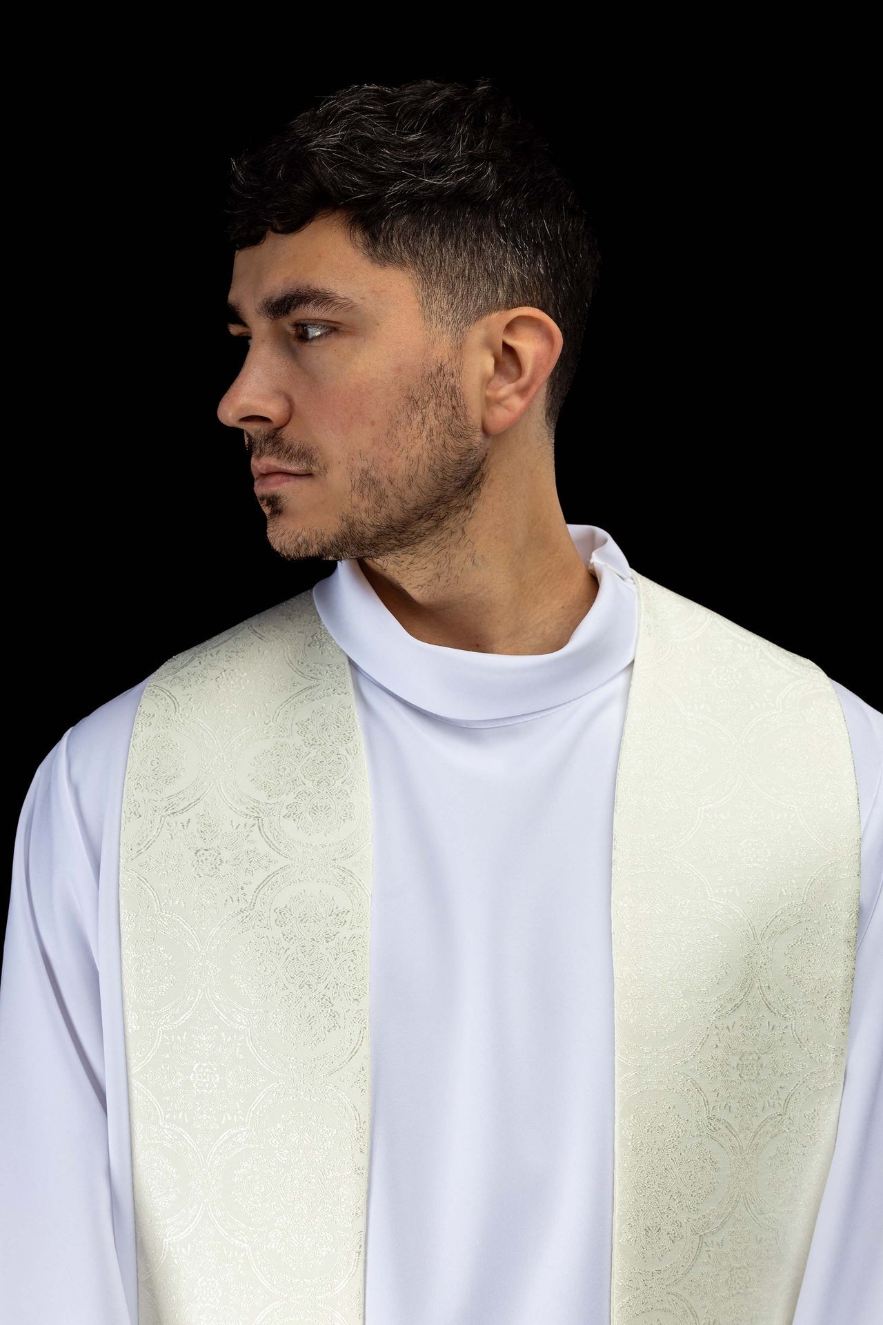 Stuła haftowana z motywem Krzyża ecru tkanina żakardowa - ORNATY.PL