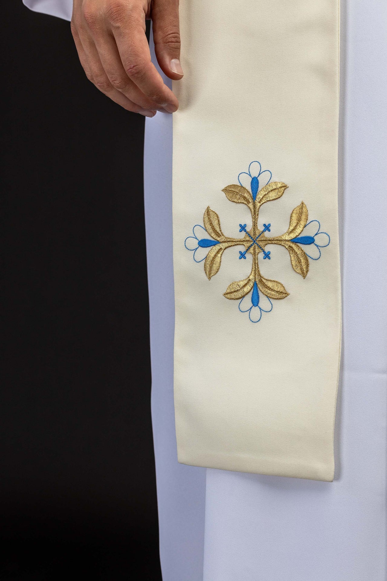 Estola bordada con la imagen de Nuestra Señora de Fátima