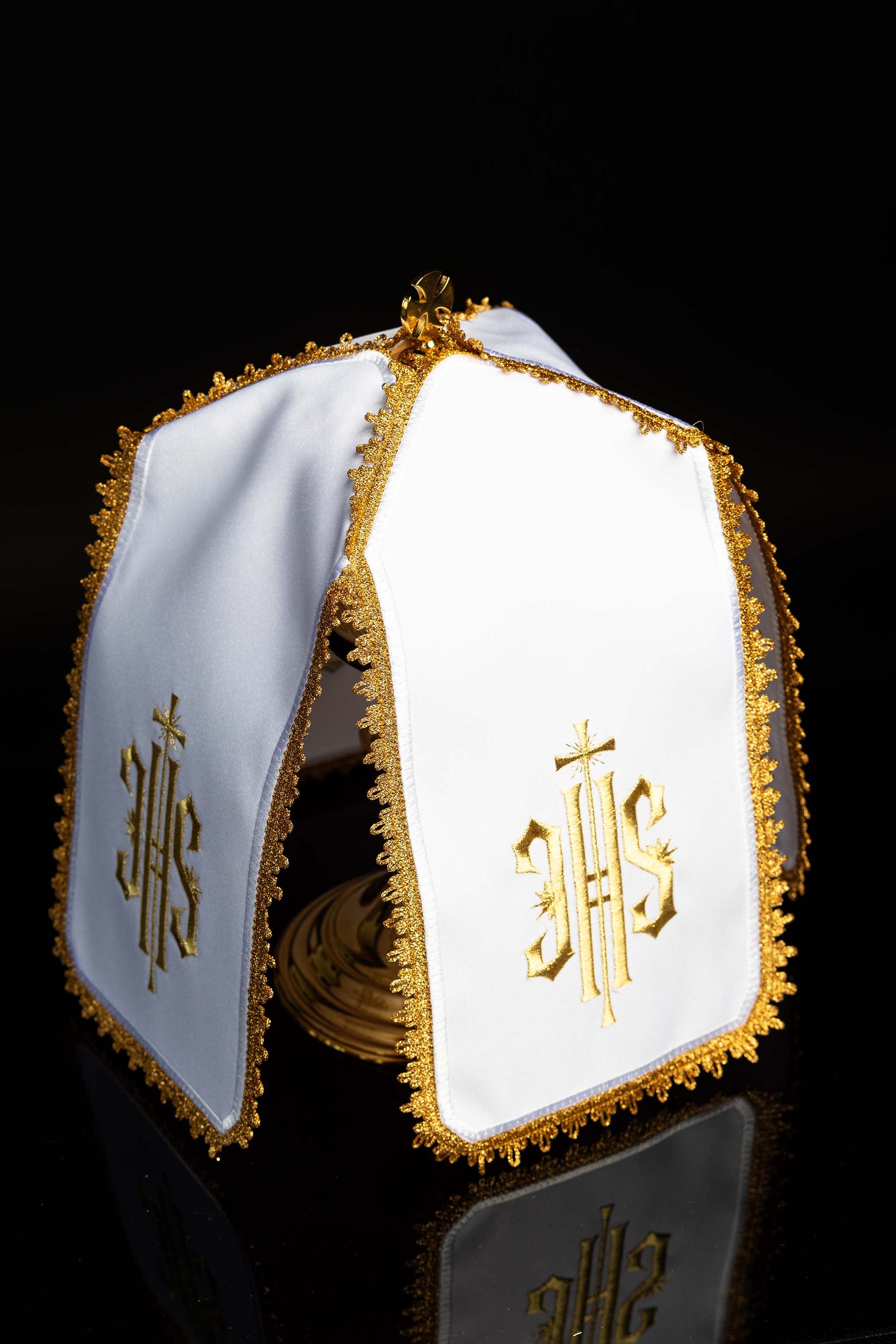 Capa de cibório com bordado IHS dourado