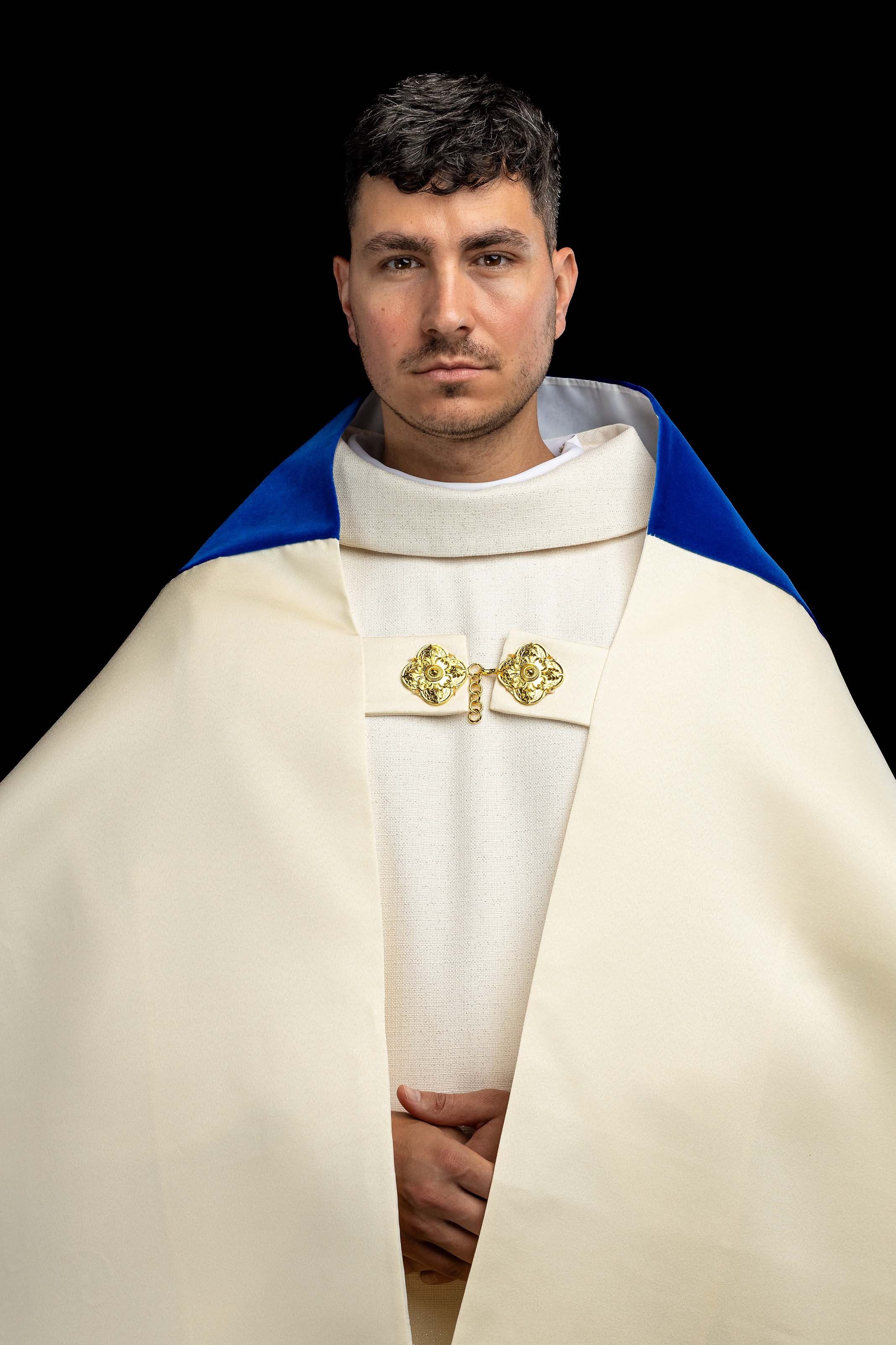 Véu bordado com motivo mariano