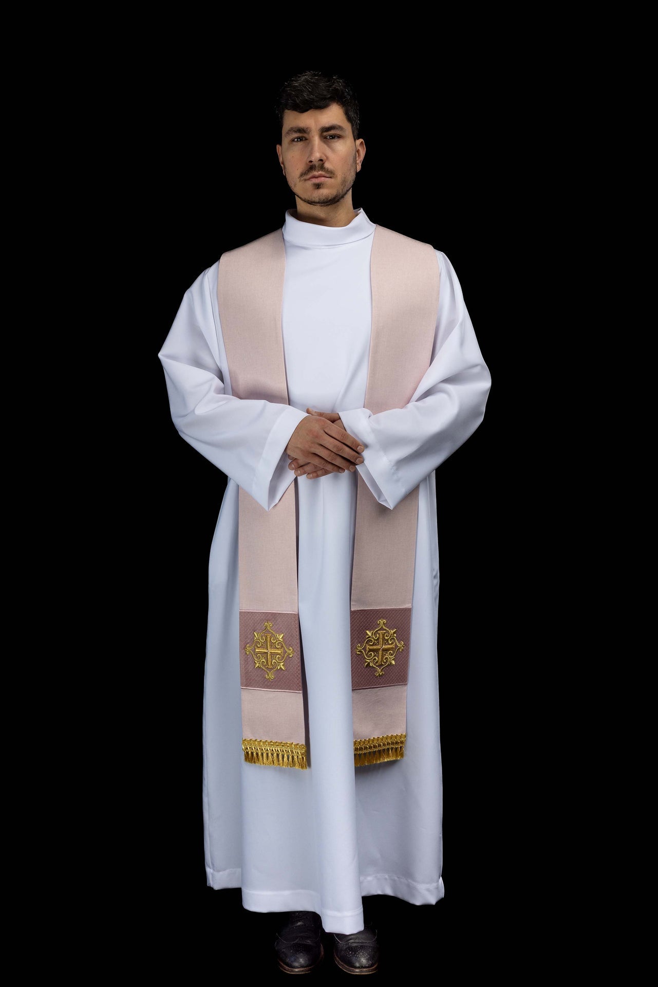 Stuła haftowana z symbolem krzyża aksamit różowa - ORNATY.PL