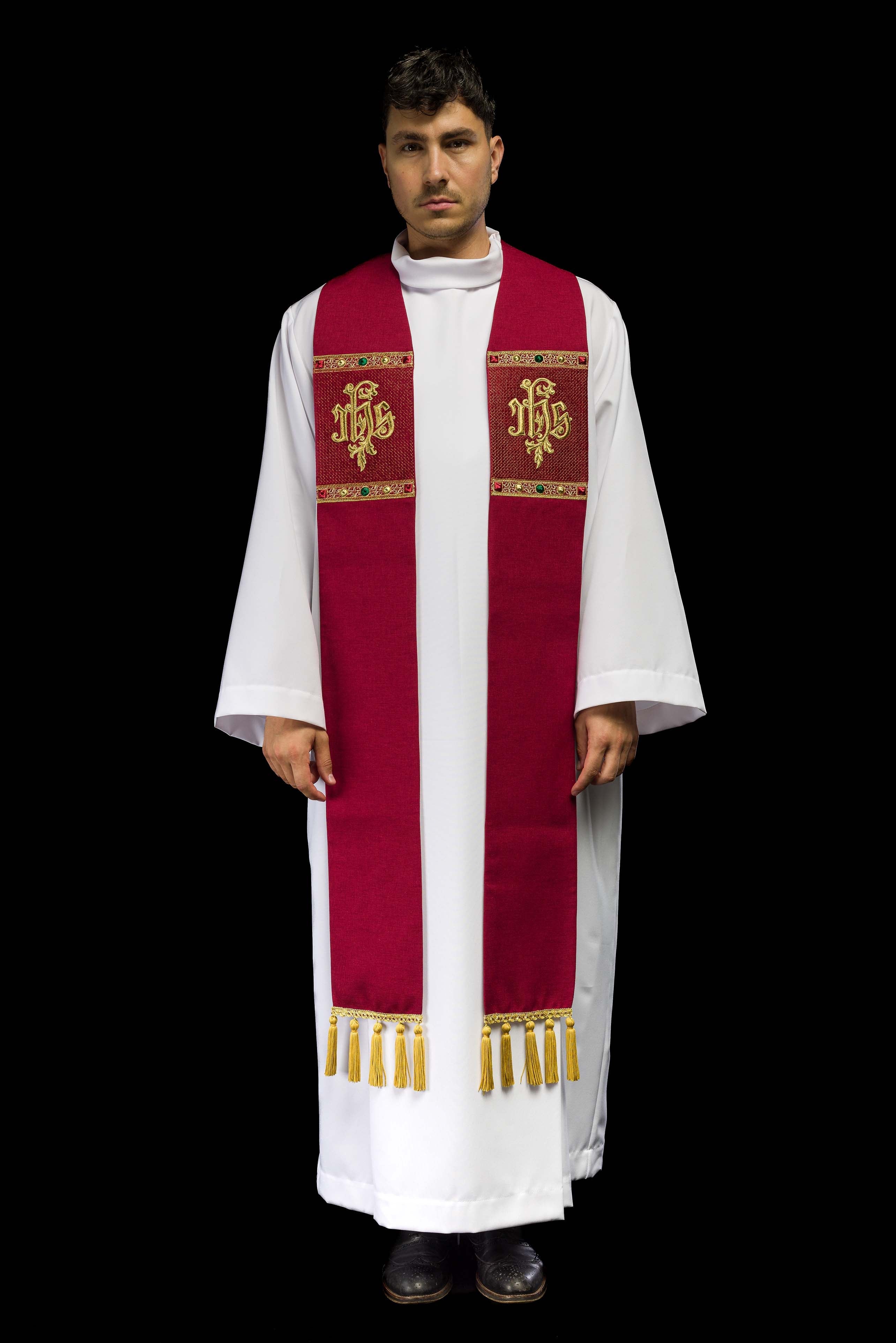 Estola bordada com motivo IHS em vermelho