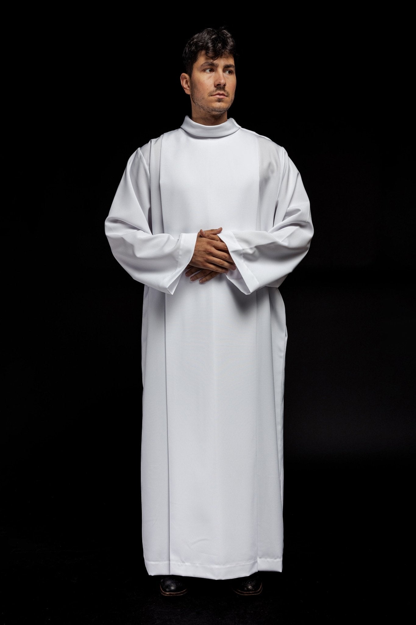 Alba lisa blanca con cuello redondo KAB/022/04/12 135cm/164cm - CASULLAS.ES