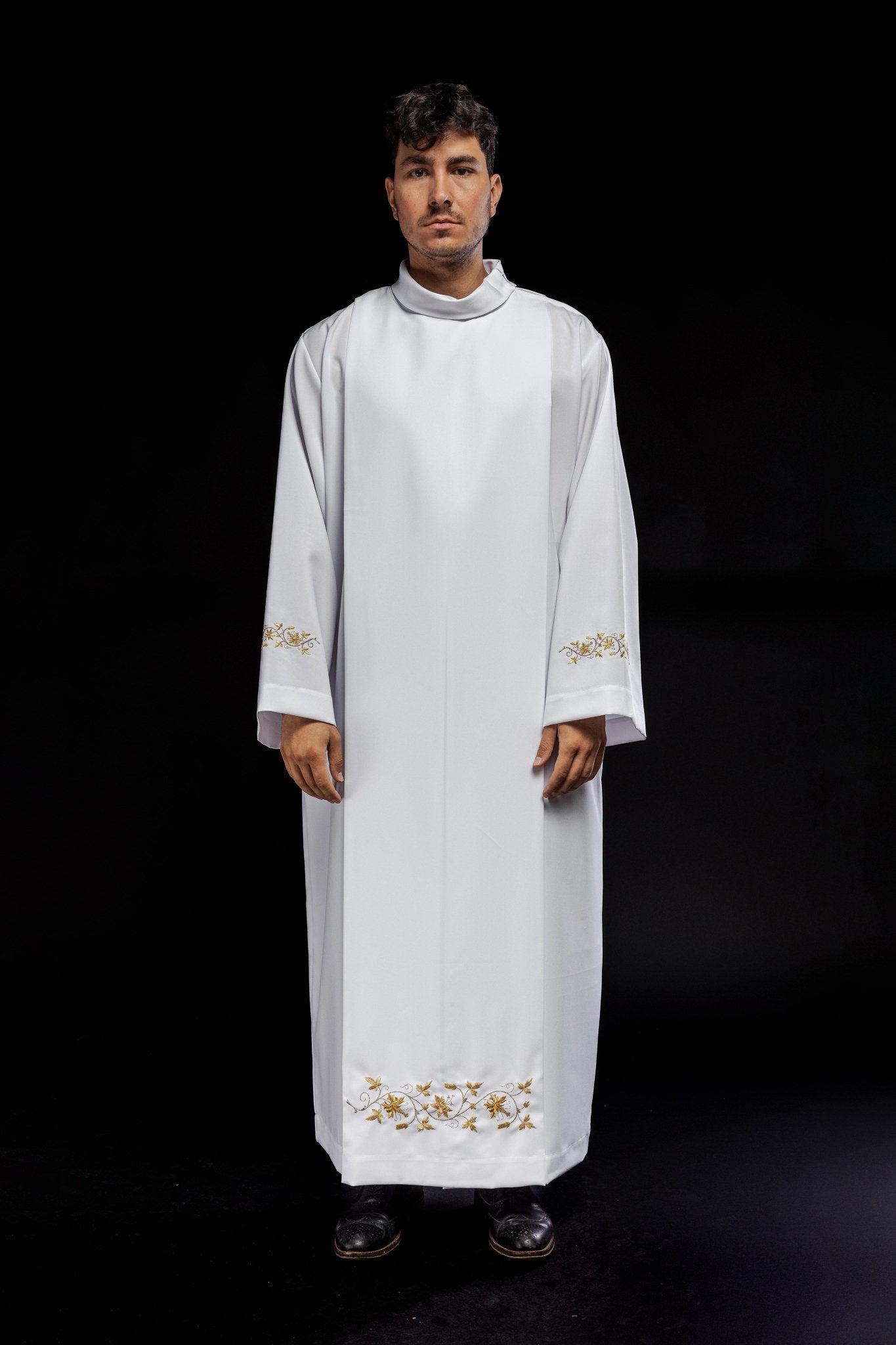 Alba lisa blanca con cuello redondo KAB/005/04/12 135cm/164cm - CASULLAS.ES