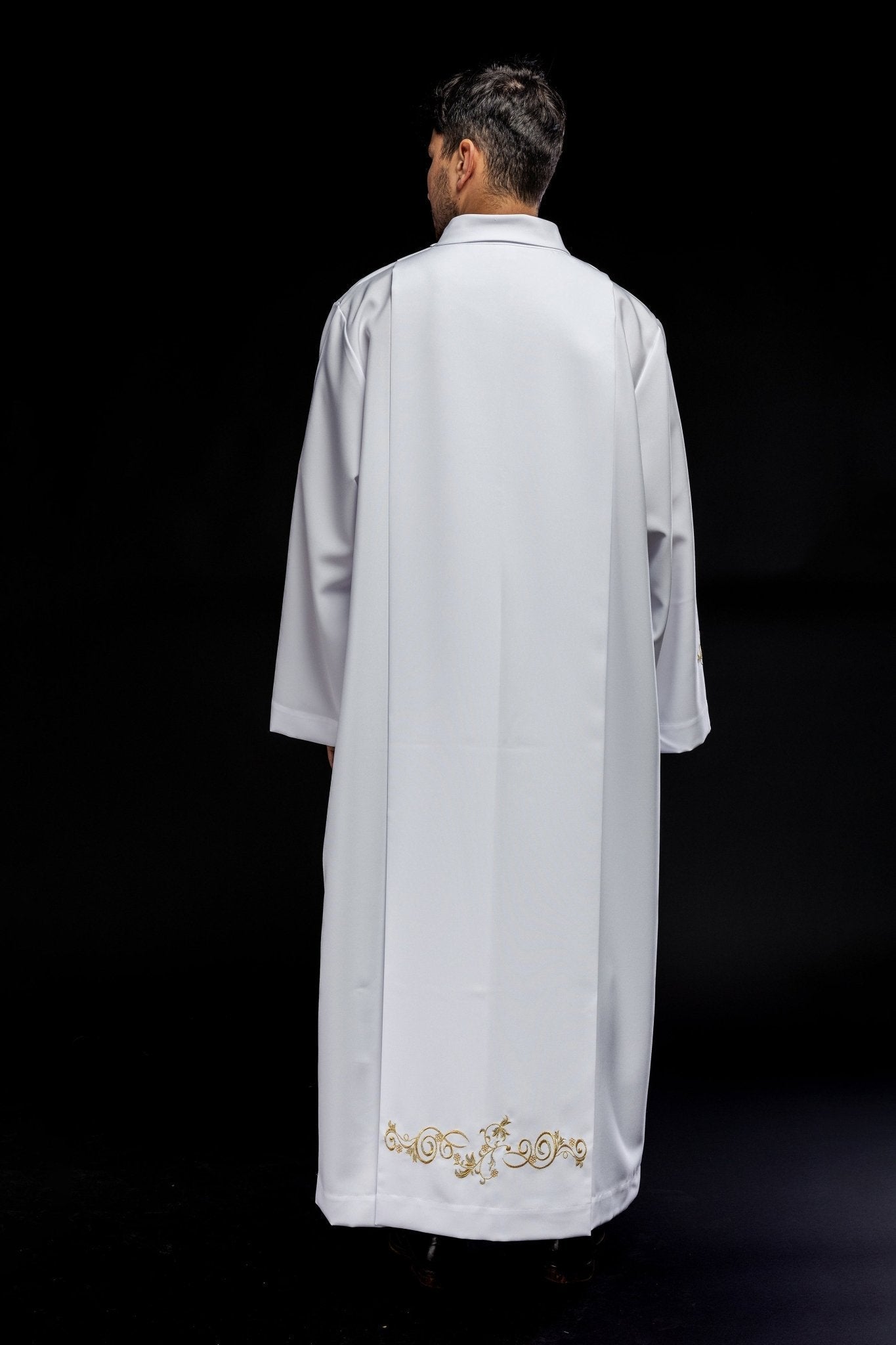 Alba lisa blanca con cuello redondo y bordado decorativo KAB/003/04/12 135cm/164cm - CASULLAS.ES