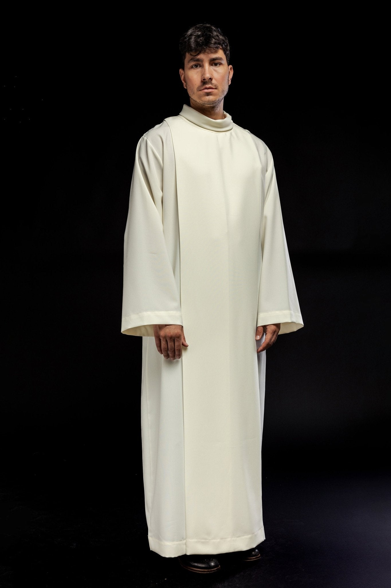 Alba lisa color marfil con cuello redondo KAB/022/05/12 135cm/164cm - CASULLAS.ES