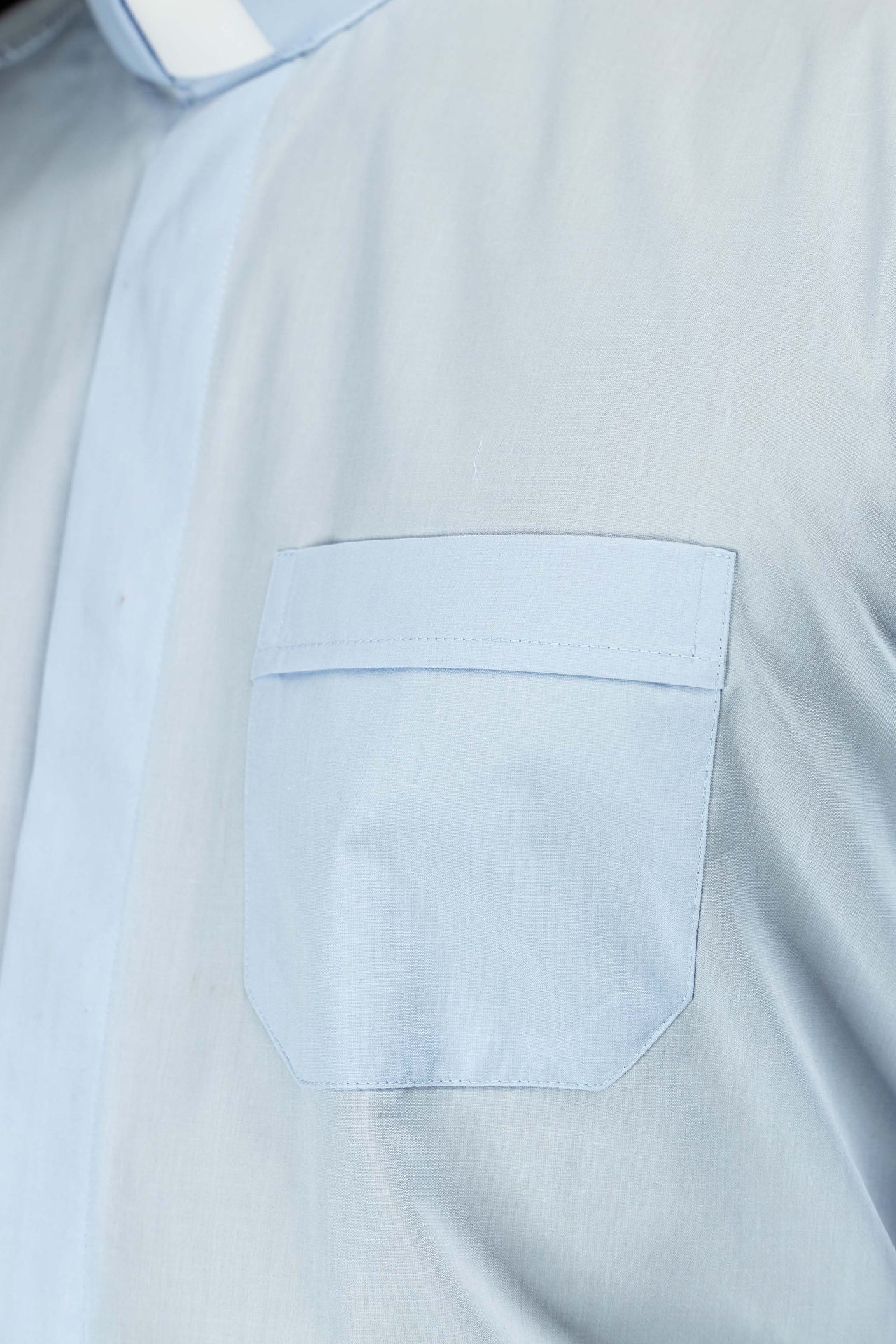 Camisa clerical azul de manga larga con alzacuello KSZ/001/223/DR/38 - CASULLAS.ES