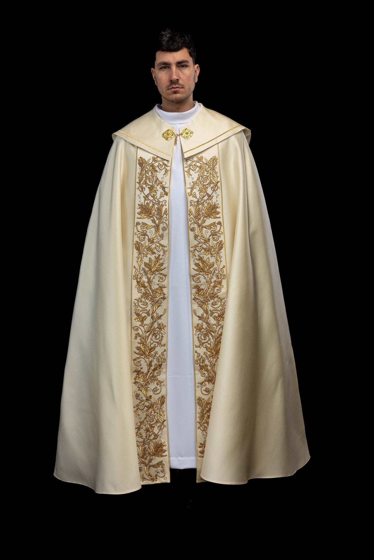 Capa pluvial litúrgica con bordado del Sagrado Corazón de Jesús KKP/025/05/20 145cm - CASULLAS.ES